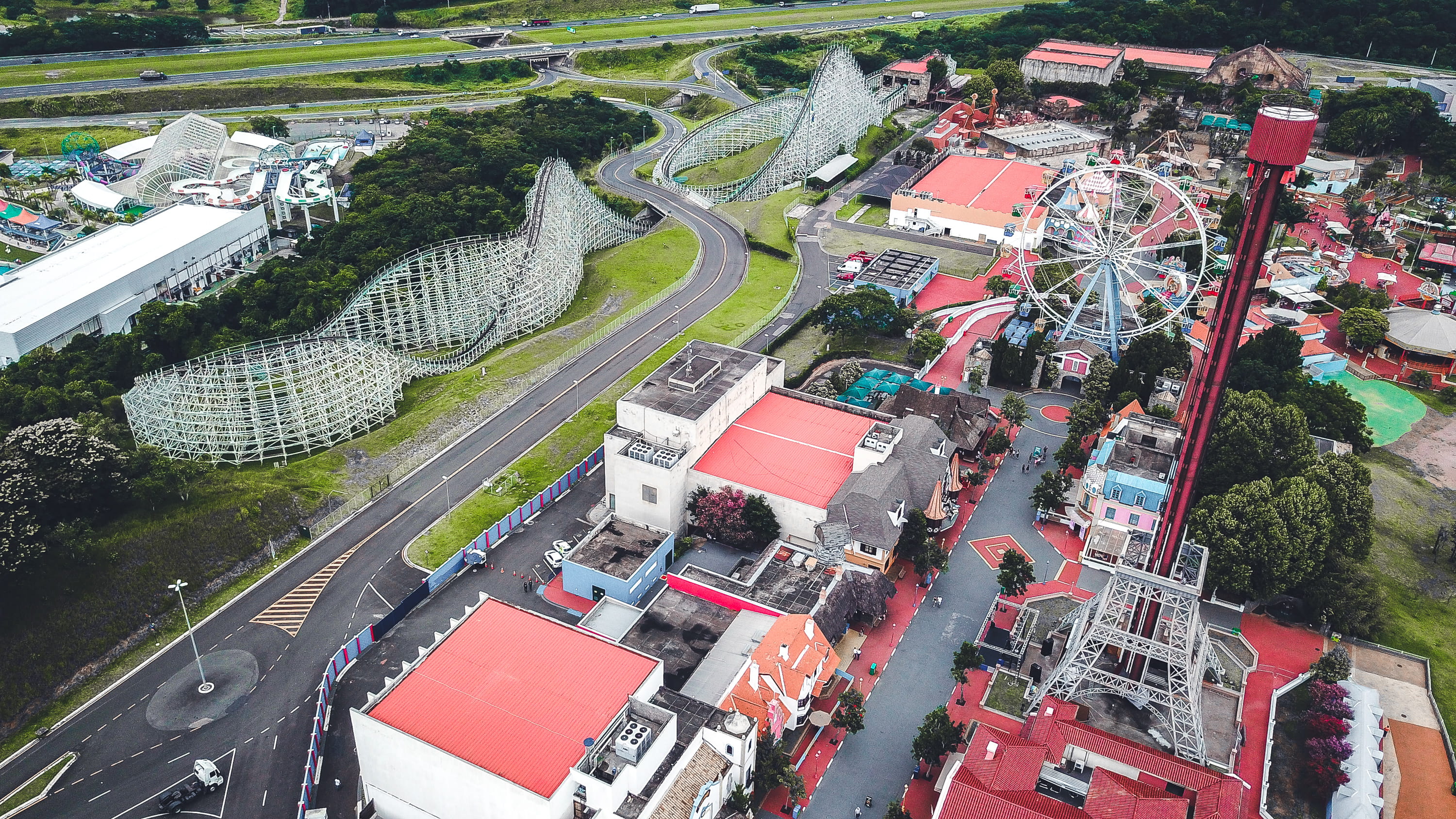photography, coaster, 2K, day, built structure, nature, vinhedo, city, animal, scenery, aerial, motor vehicle, view, intersection, landscape, highway, HD Wallpaper