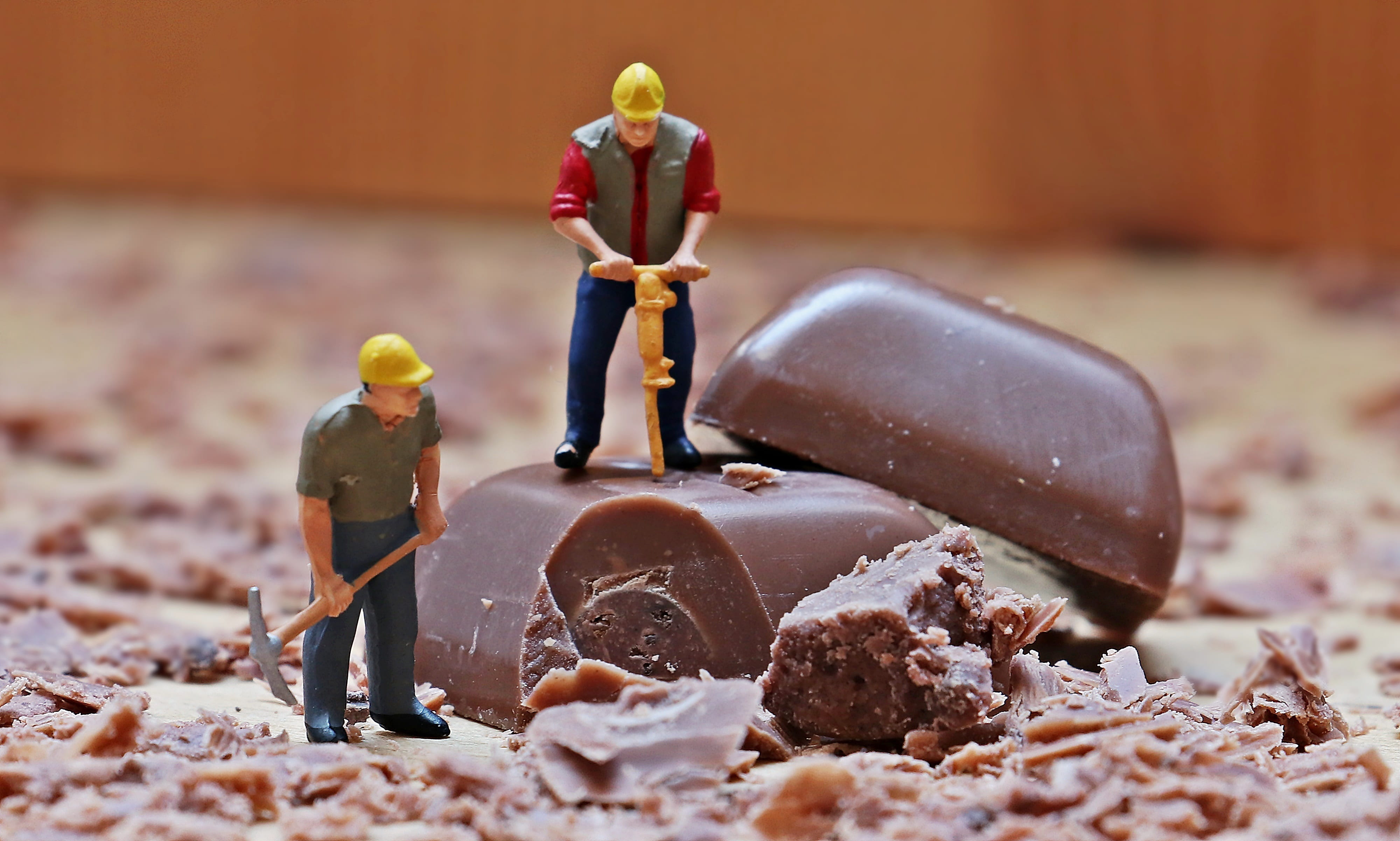 food, modelleisenbahn figure, miniature, 1 87, froth, background, postcard, small, model construction figure, hammering, humorous, greeting card, adult, HD Wallpaper