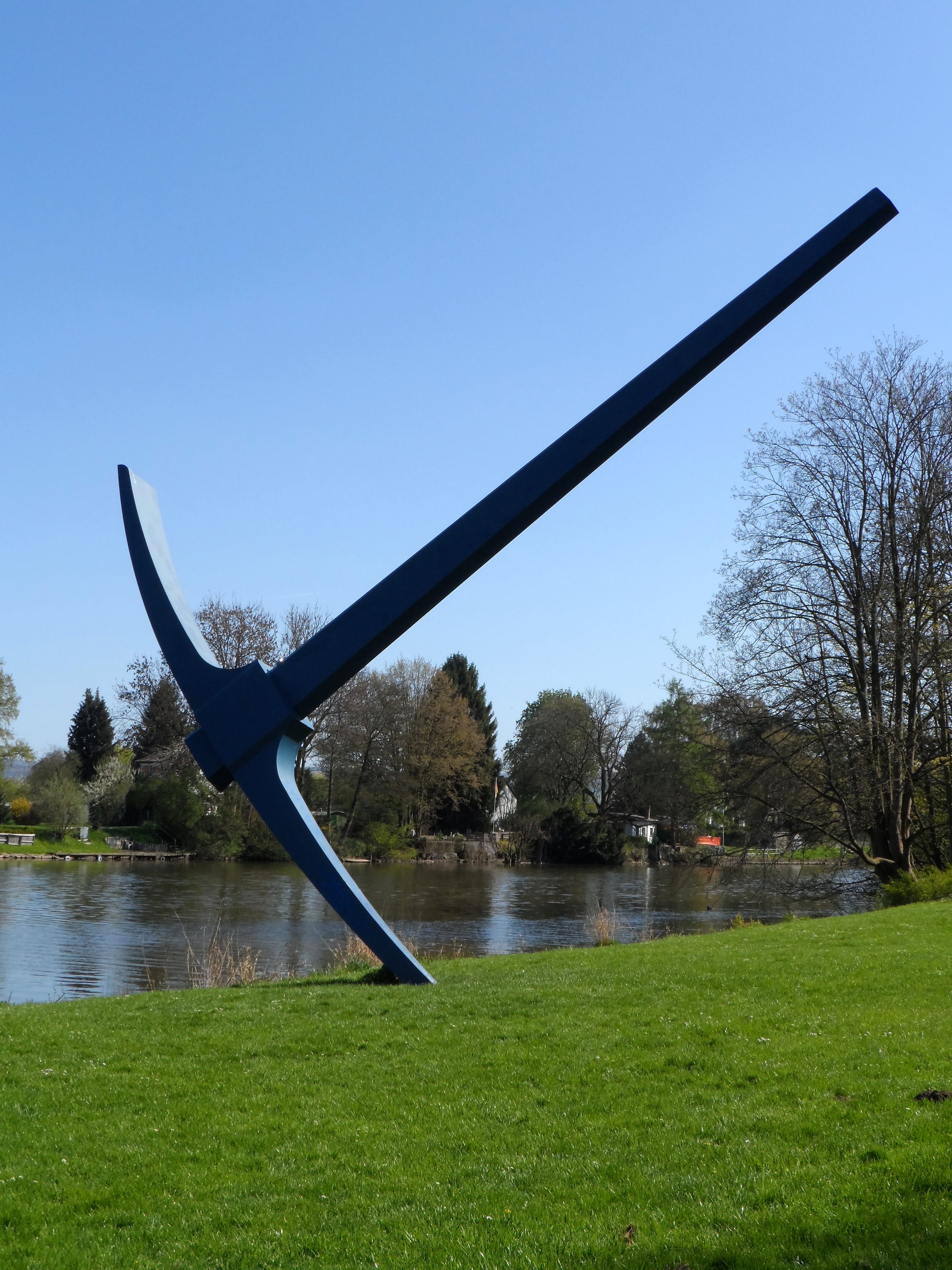 bank, lake, clear sky, subject, land, meadow, fulda shore, water, landscape, artwork, modern, oldenburg, pickaxe, documenta, outdoors, huge, sculpture, Phone HD Wallpaper