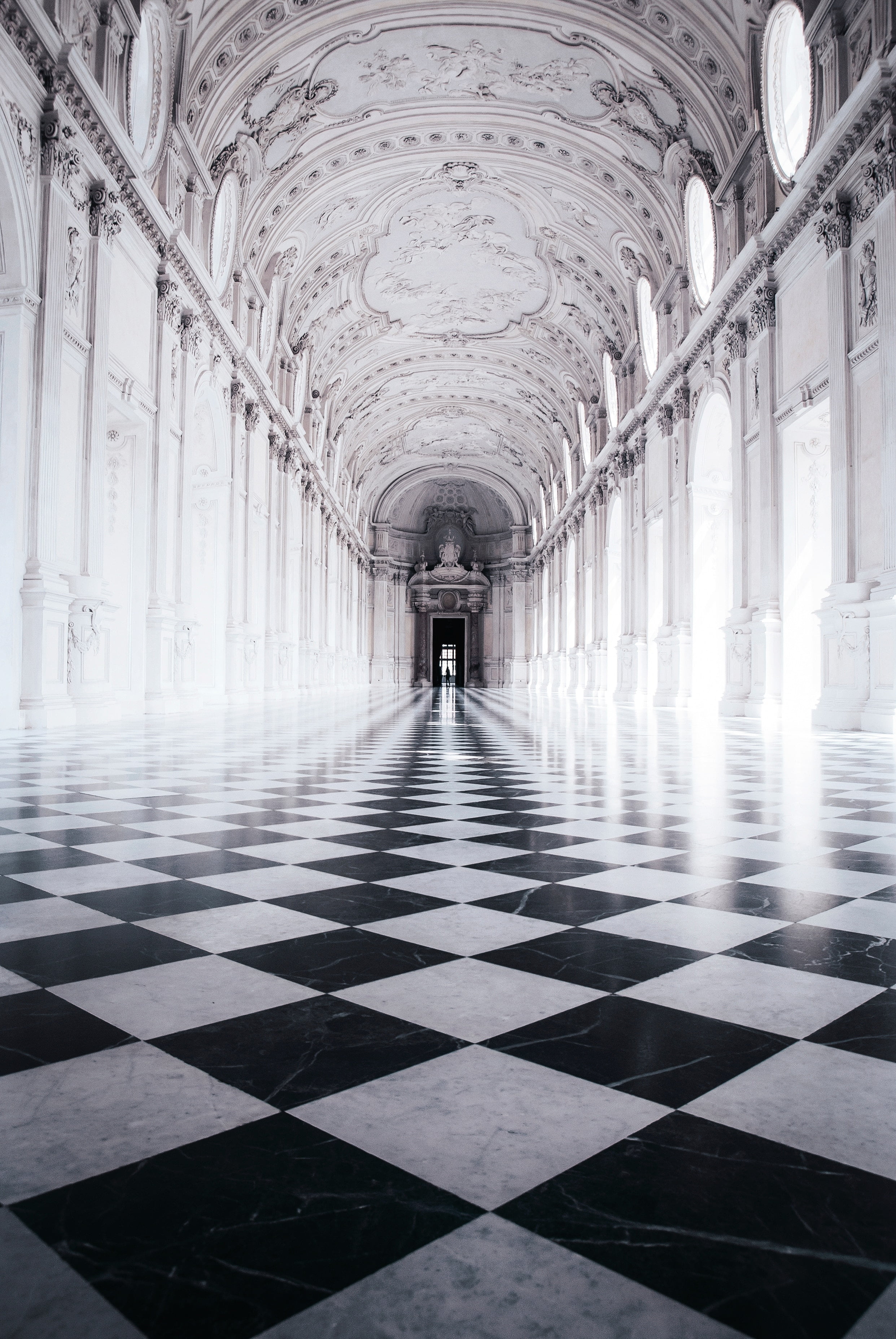 tile, built structure, building, flooring, architectural column, arcade, corridor, ceiling, the past, direction, concrete, tiled floor, arch, palace, venaria reale, Phone HD Wallpaper