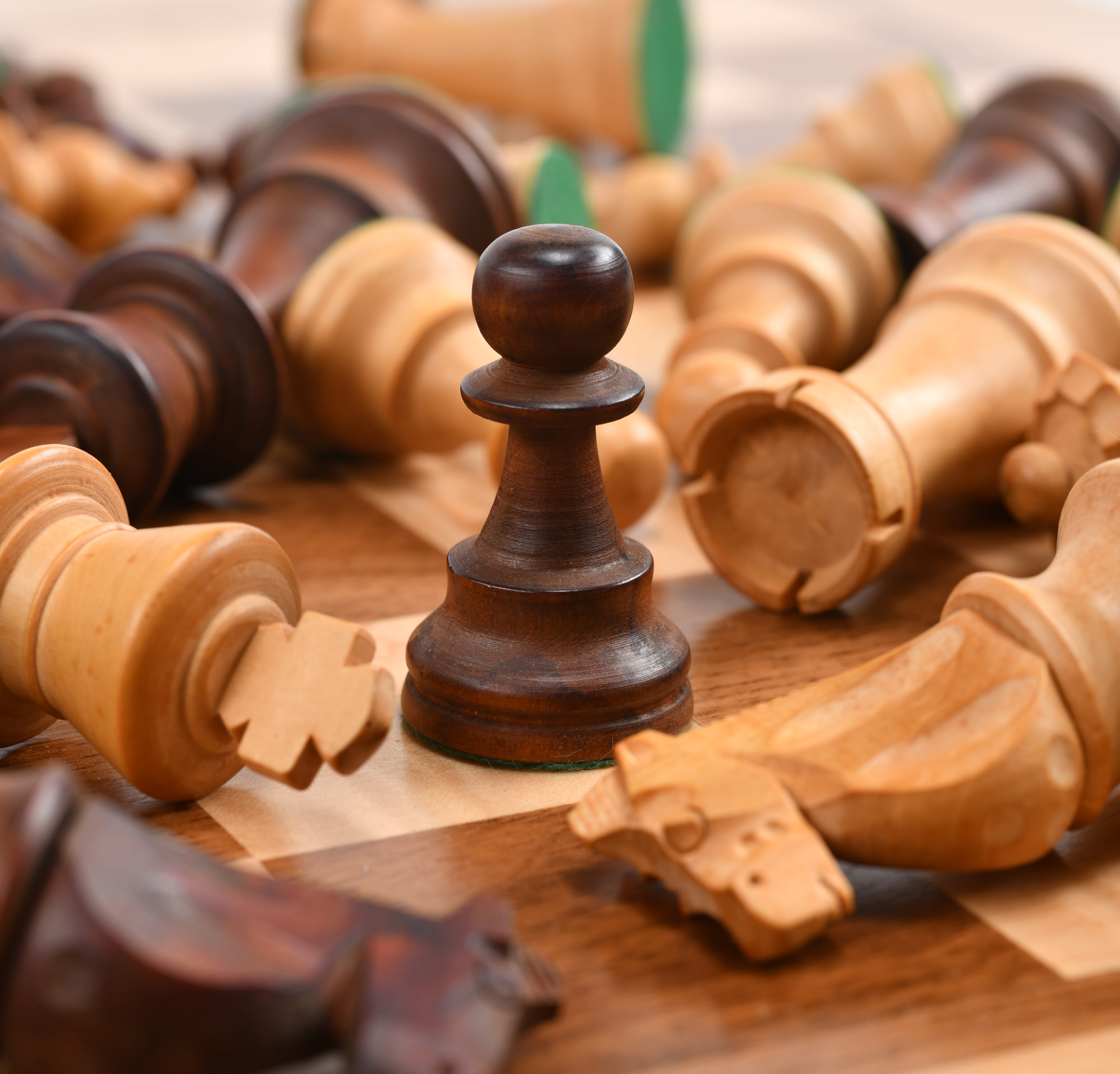 wood - material, queen, 5K, united states, still life, knight - chess piece, human, dalton, king - chess piece, bishop, checkmate, piece, leisure games, HD Wallpaper