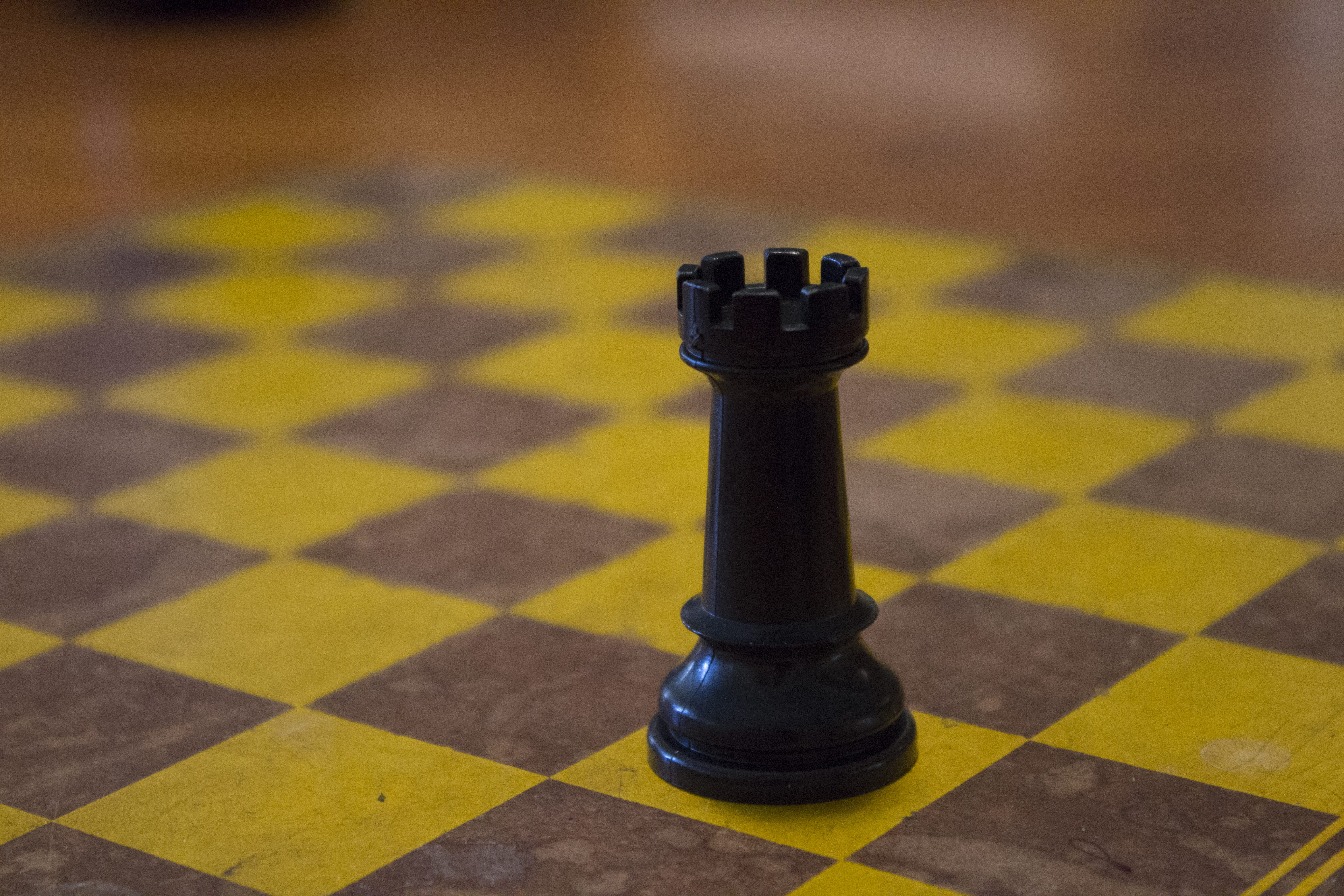 leisure activity, checked pattern, black color, pattern, king - chess piece, chess piece, board game, chess, chess board, close-up, focus on foreground, HD Wallpaper