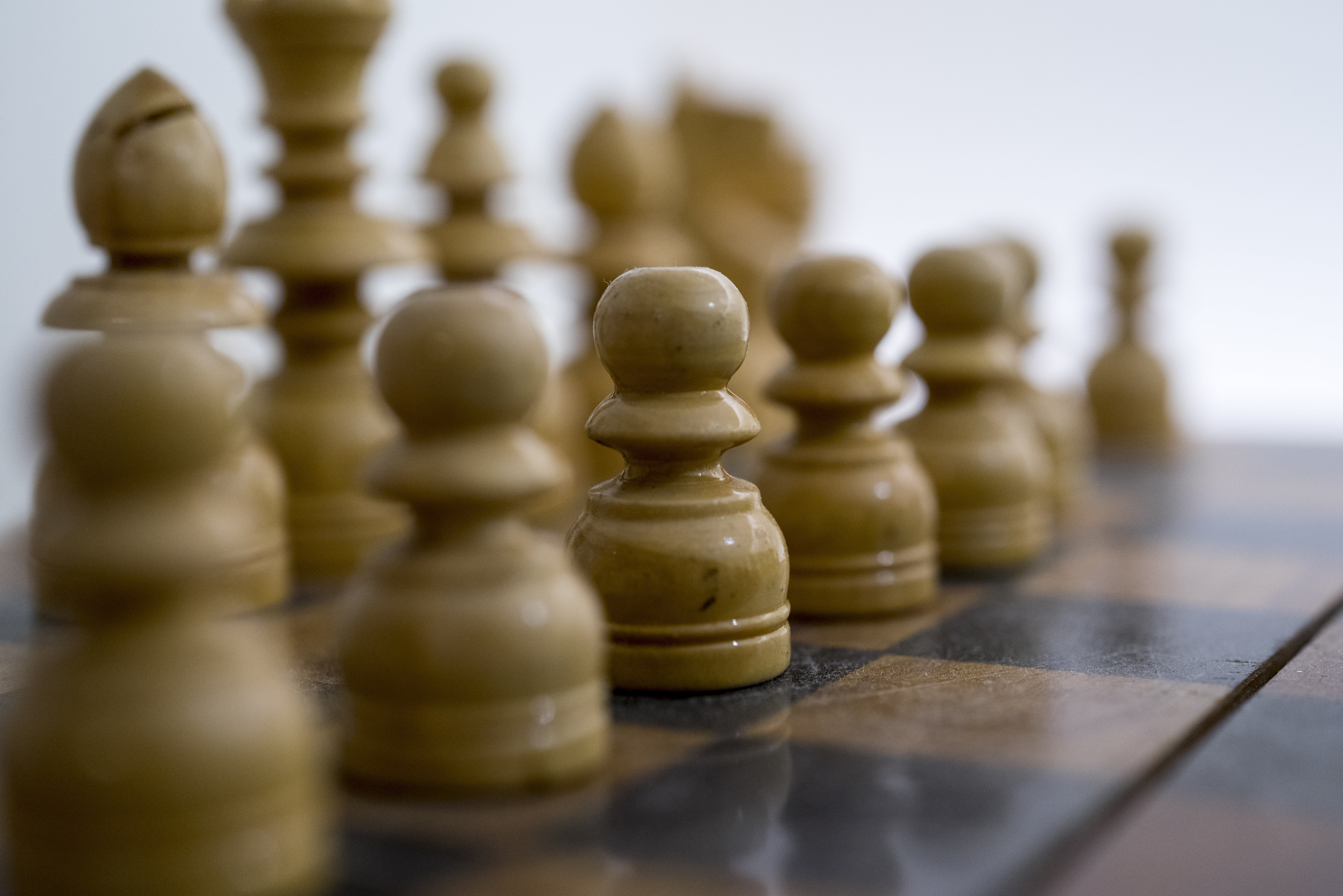 wood - material, chess board, selective focus, leader, check, 5K, leisure games, chess pieces, defense, relaxation, chess, pawn - chess piece, close-up, HD Wallpaper
