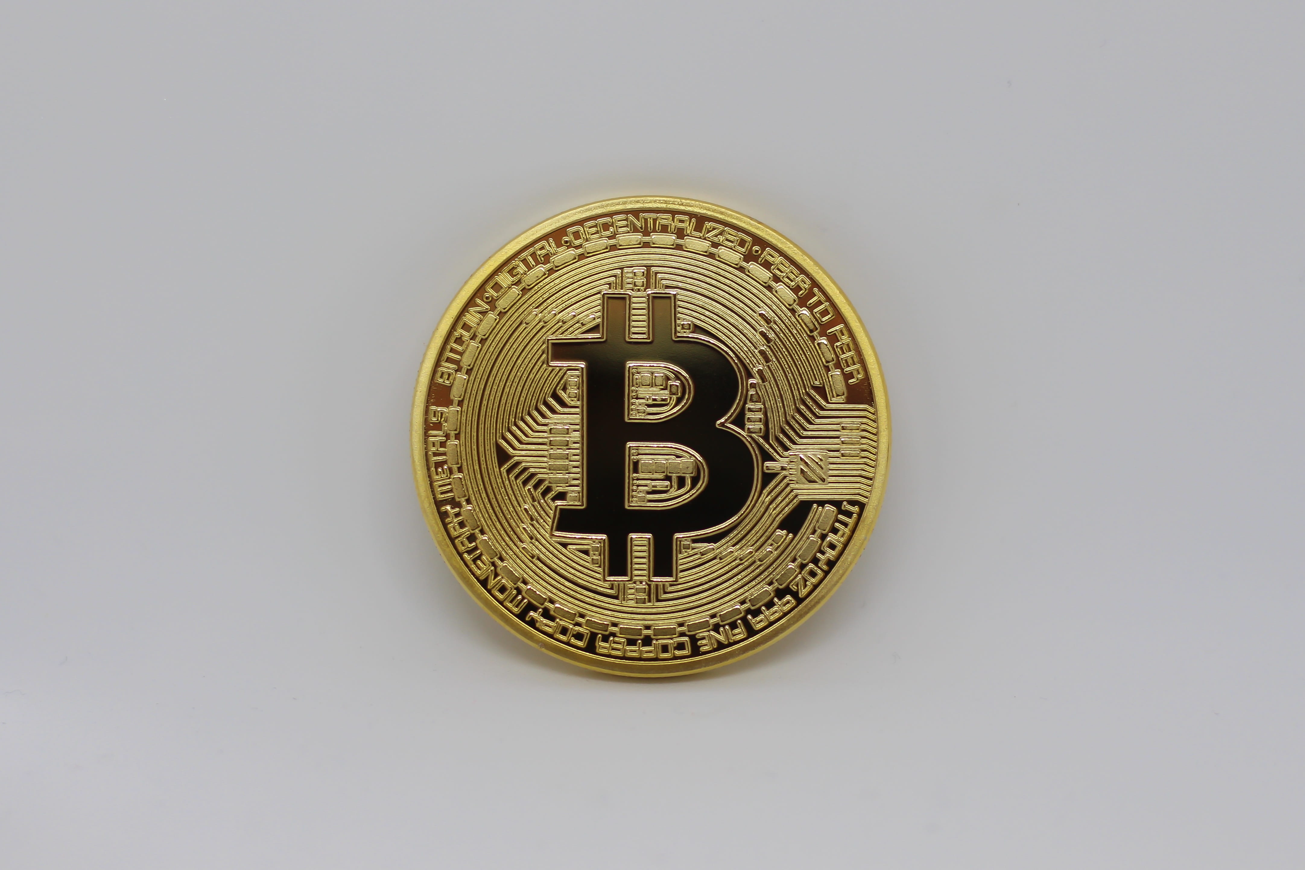 accuracy, gray, gray background, no people, bitcoin, copy space, close-up, currency, clock, still life, white background, circle, coin, crypto, security, HD Wallpaper