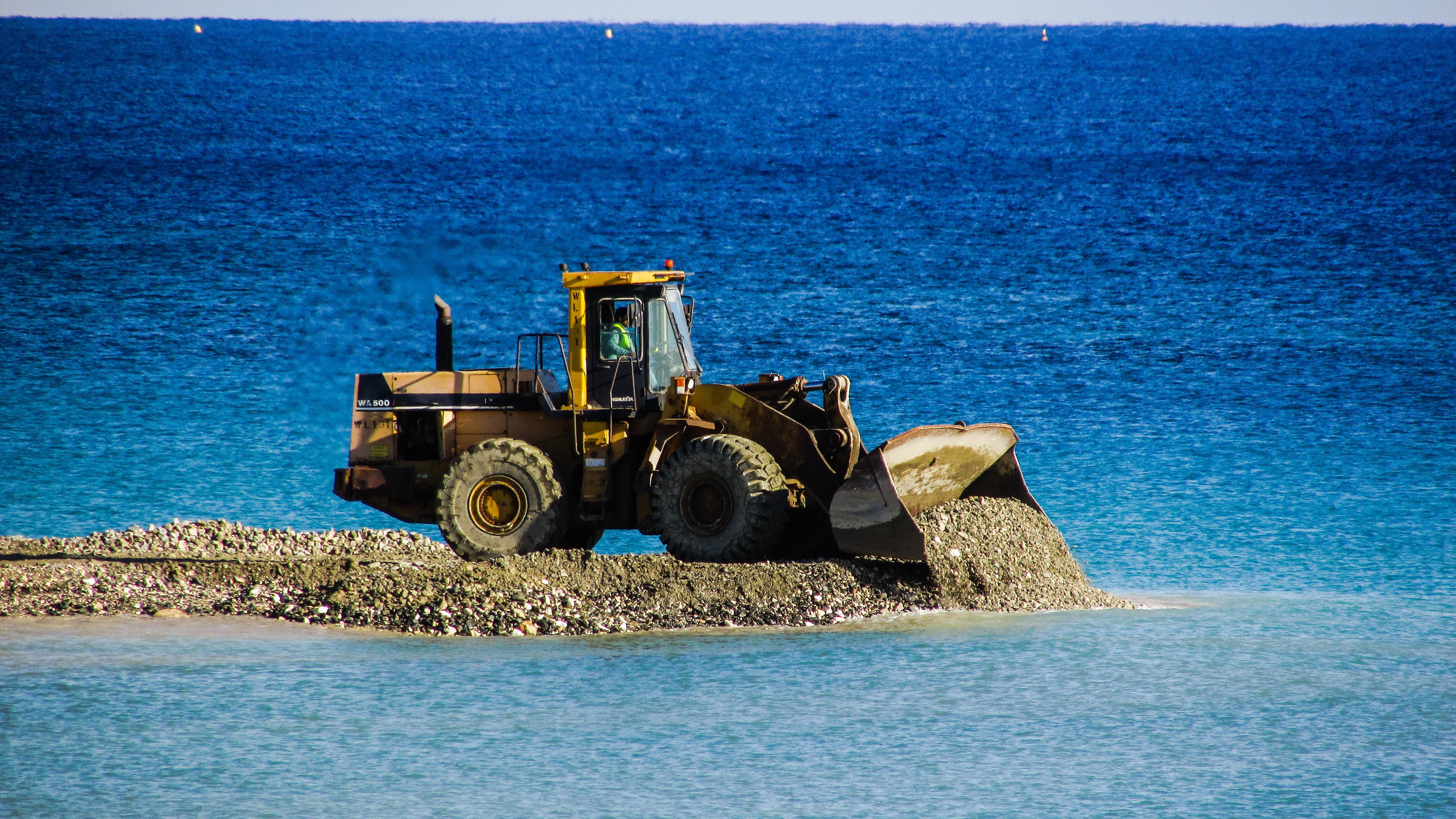 construction equipment, outdoors, blue, 4K, construction industry, equipment, no people, unload, machinery, nature, near, embankment fill, end, gravel, HD Wallpaper