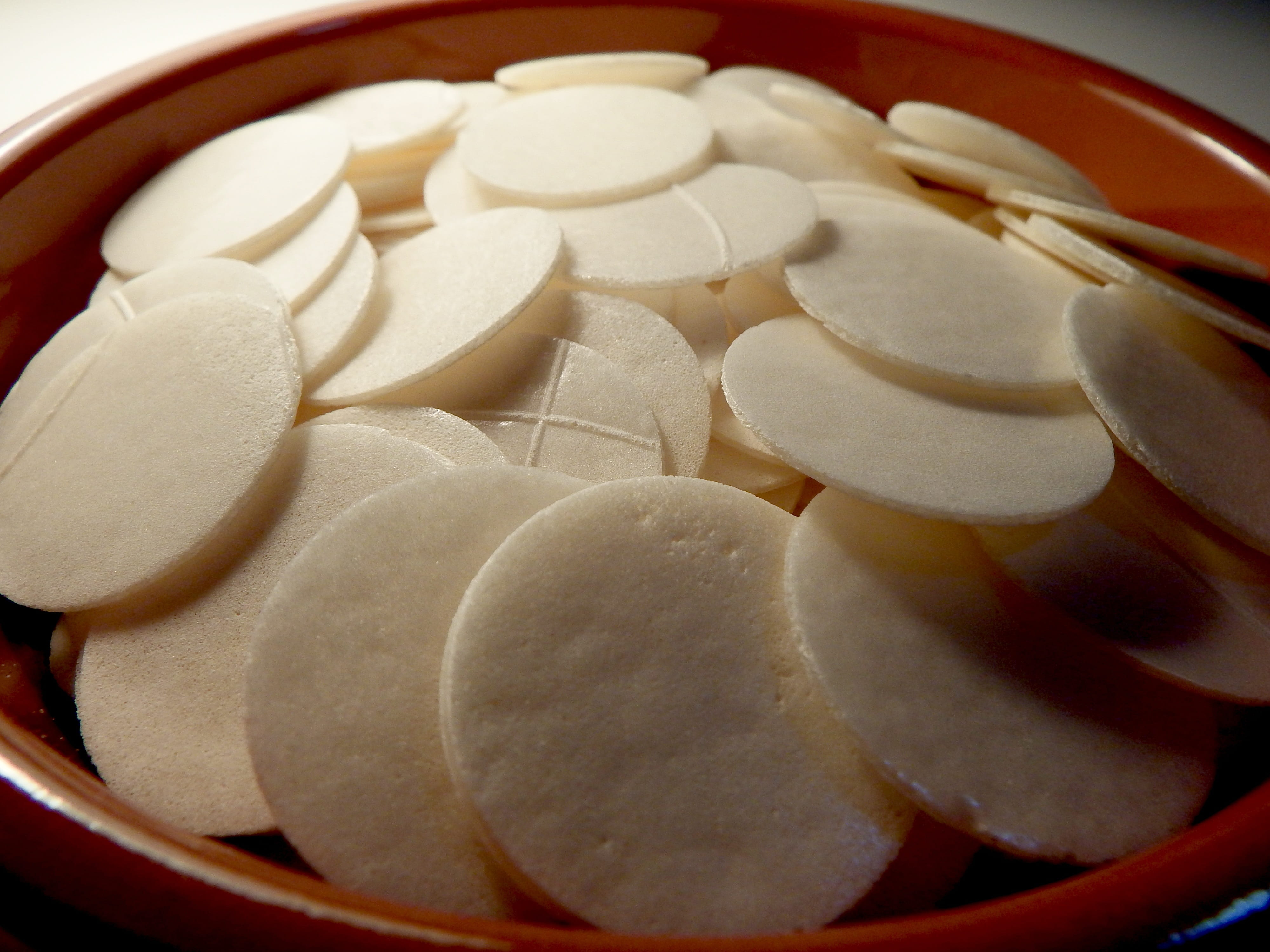 holy communion, kitchen utensil, slice, bowl, food and drink, eucharist, freshness, ready-to-eat, container, no people, chinese food, eucharistic hosts, HD Wallpaper