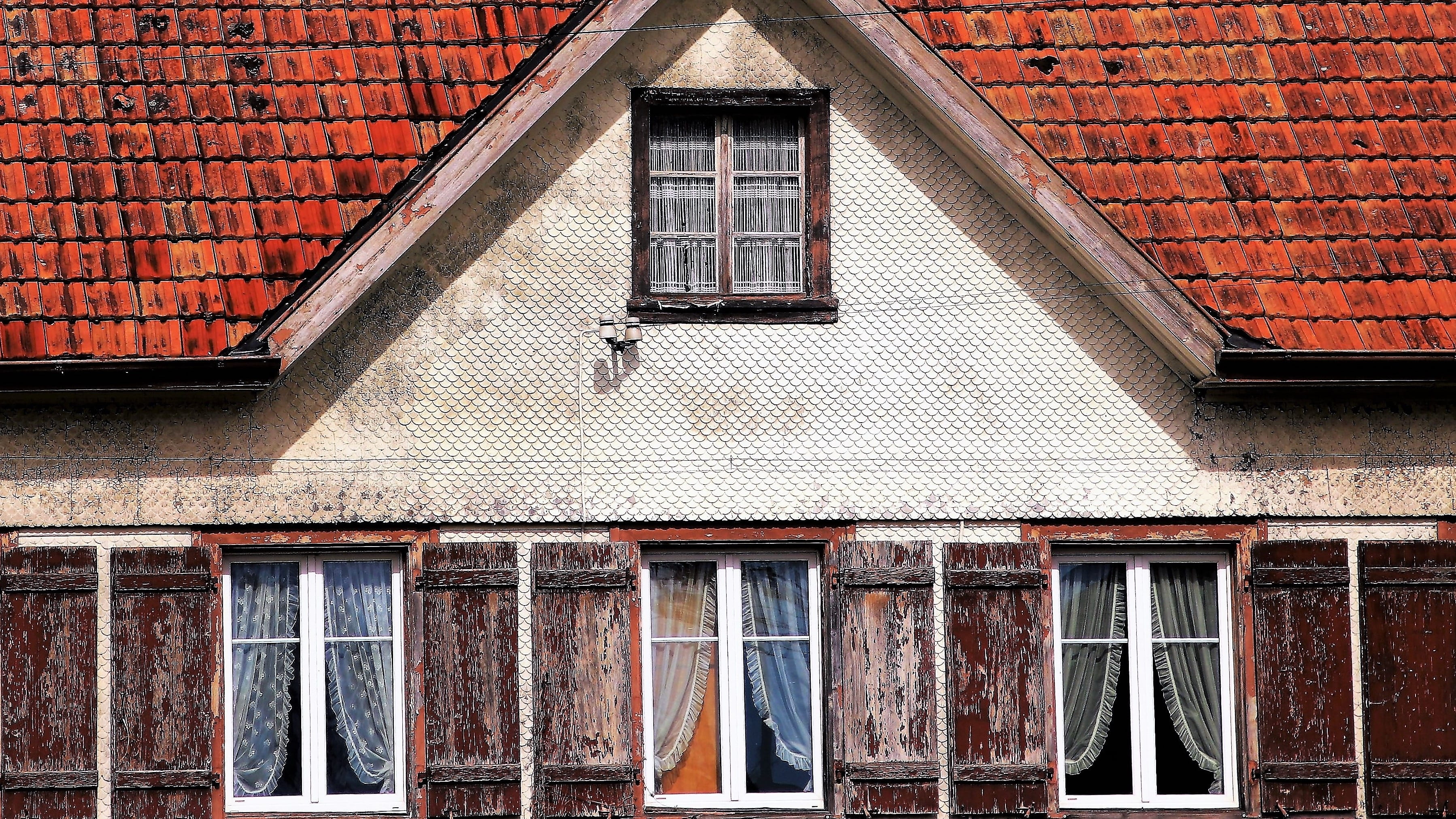 traditional, red roof, antique, login, window frame, wall - building feature, at the court of, switzerland, shutters, house, outdoors, lost place, the tradition of, HD Wallpaper