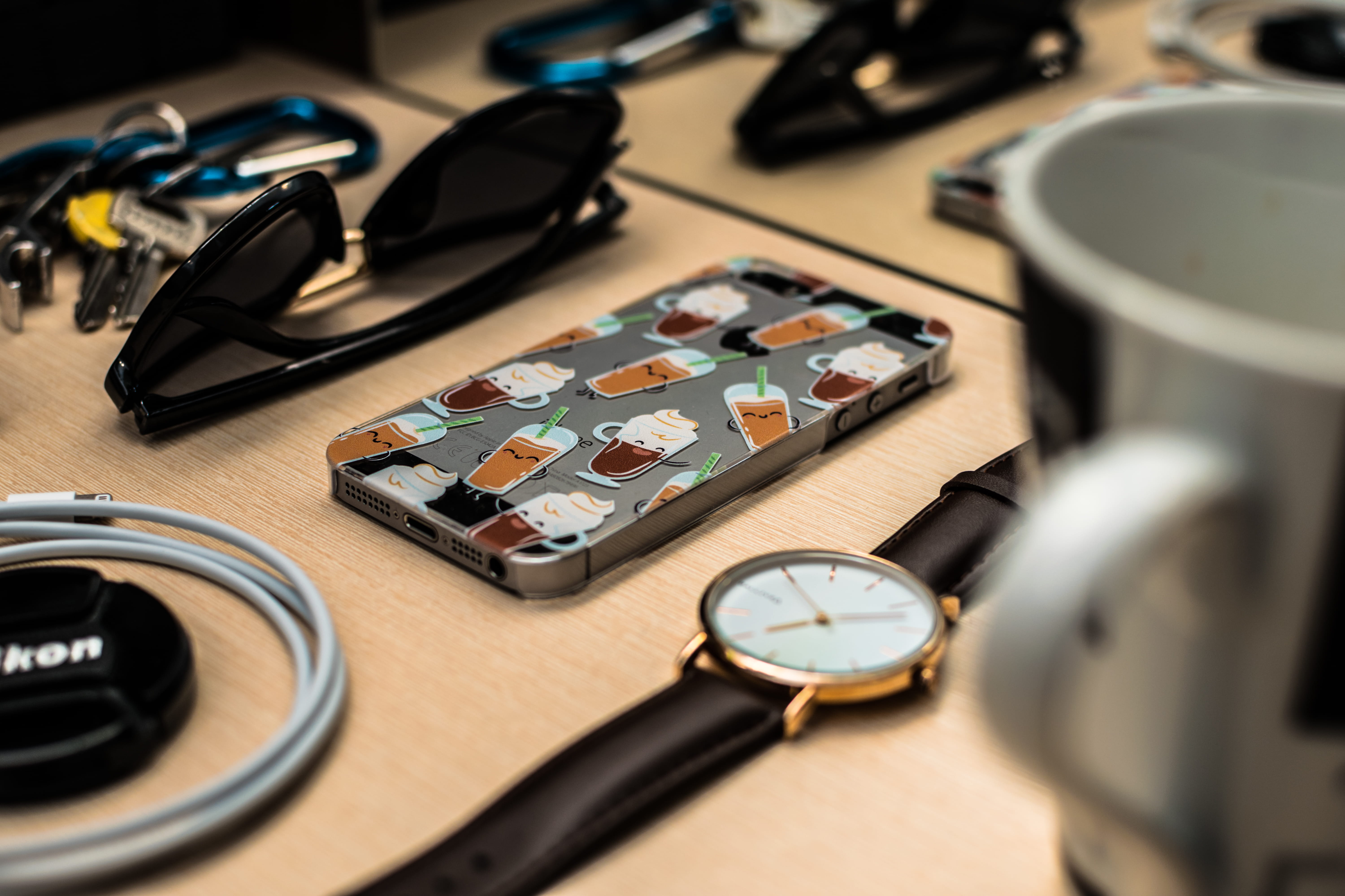 wood - material, glasses, 5K, arts culture and entertainment, indoors, table, morning, technology, phone, choice, connection, personal accessory, wathc, HD Wallpaper