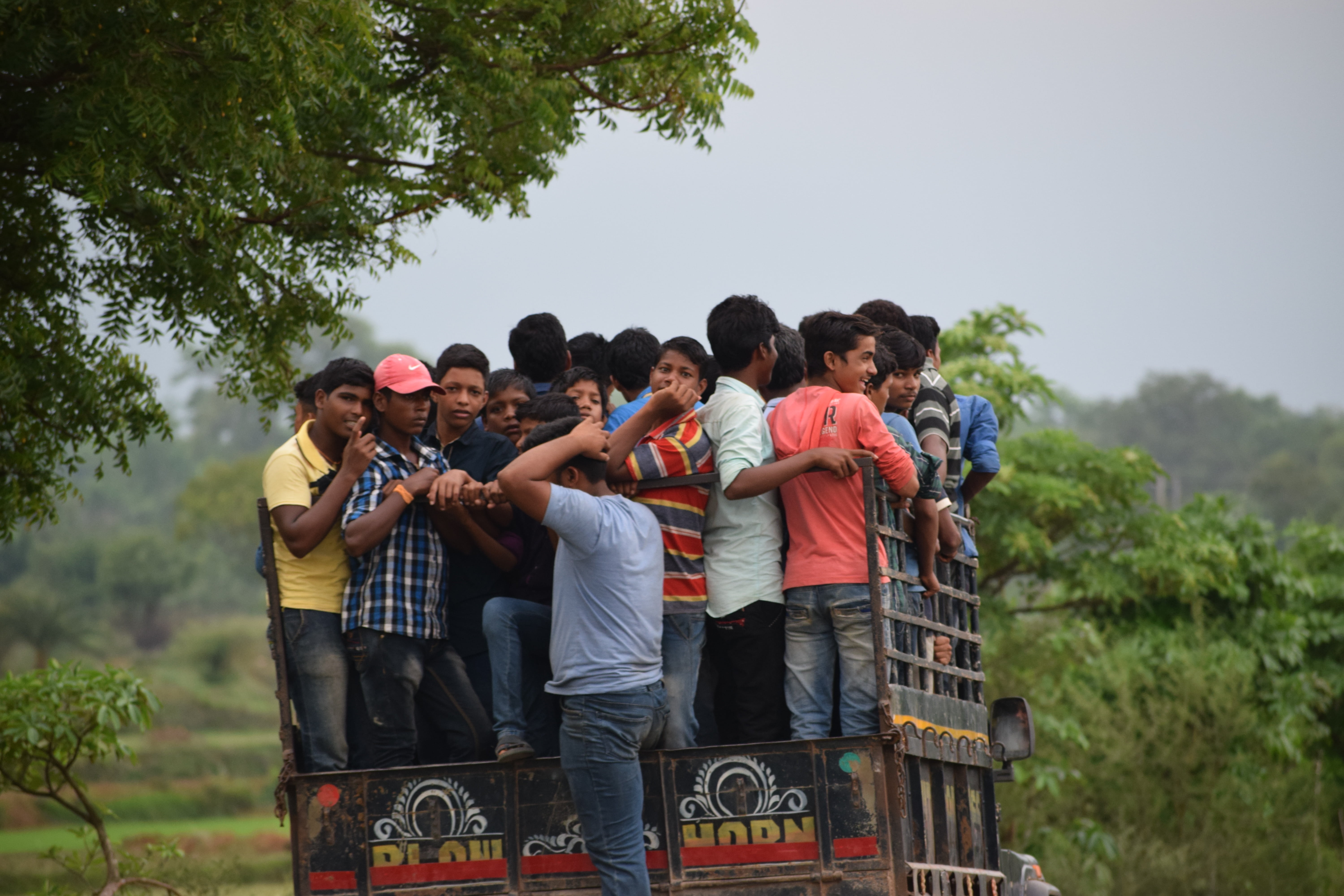 crowd, tree, dhenkanal, overloaded, day, passengers, togetherness, males, medium group of people, dangerous, india, group, leisure activity, road, real people, HD Wallpaper