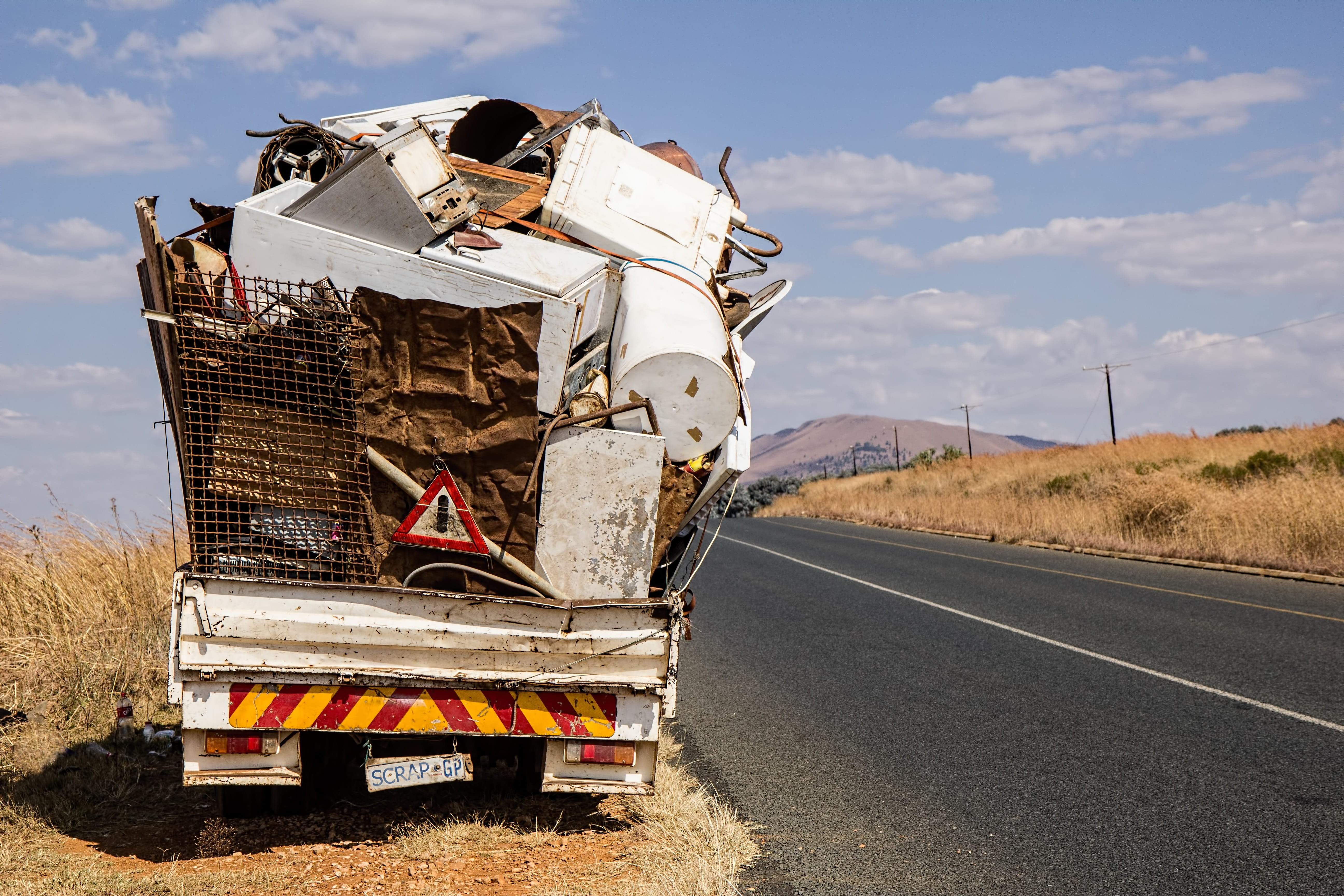 recycle, rusty, white, abandoned, steel, outdoors, scrap iron, environment, dropside, recycling, sunlight, waste, truck, motor vehicle, old, junkyard, 5K, HD Wallpaper