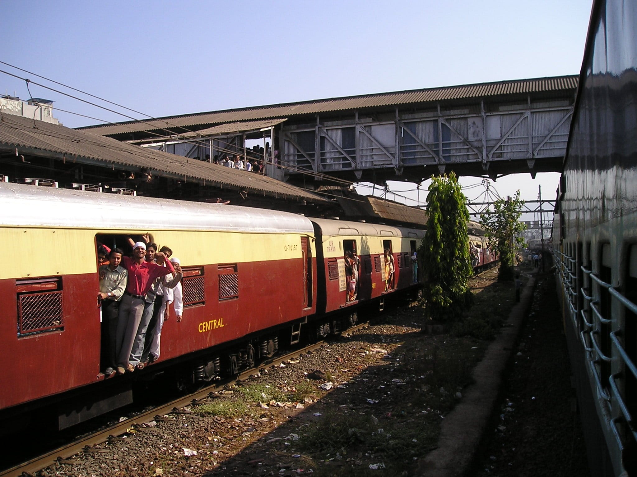 connection, day, land vehicle, overloaded, group, crowded, train - vehicle, Mumbai, rail transportation, travel, railroad track, railroad station platform, HD Wallpaper