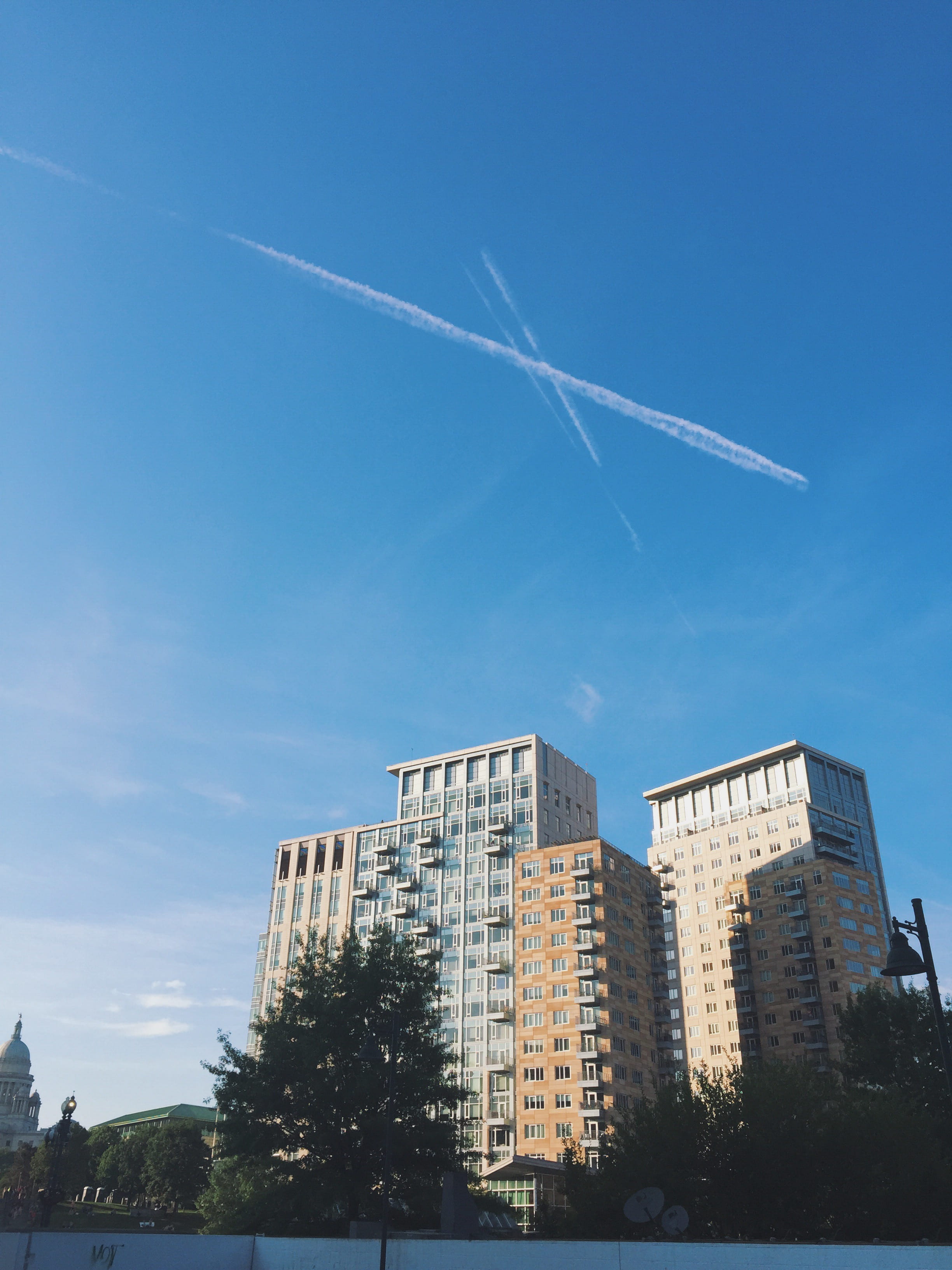 building exterior, residential district, cloud - sky, architecture, travel, no people, united states, providence, day, tree, apartment, nature, city, 2K, Phone HD Wallpaper