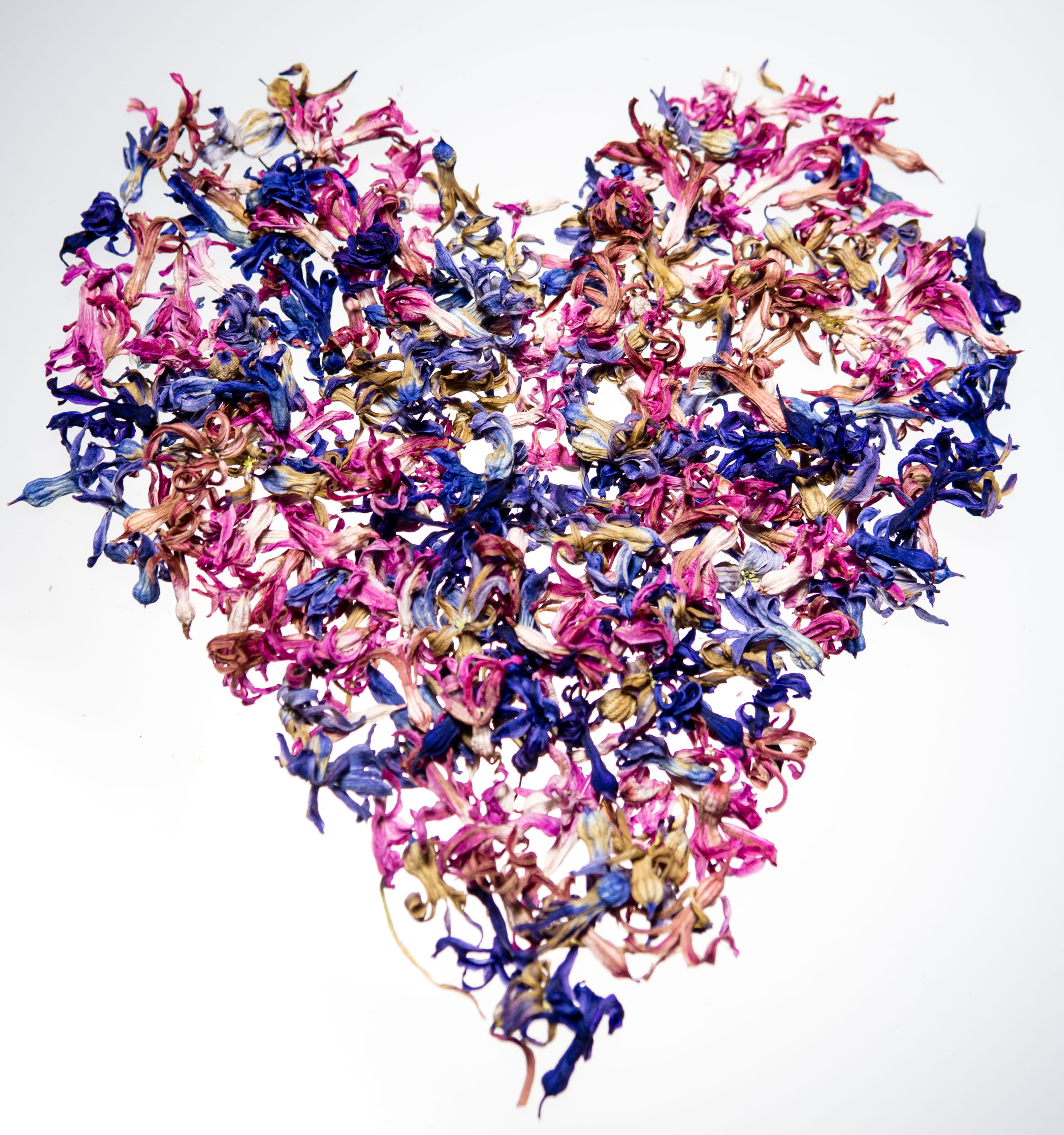 close-up, semi-precious gem, heart shape, engaged, liefde, no people, 2K, large group of objects, hart, herz, married, relatie, liebe, still life, purple, Phone HD Wallpaper