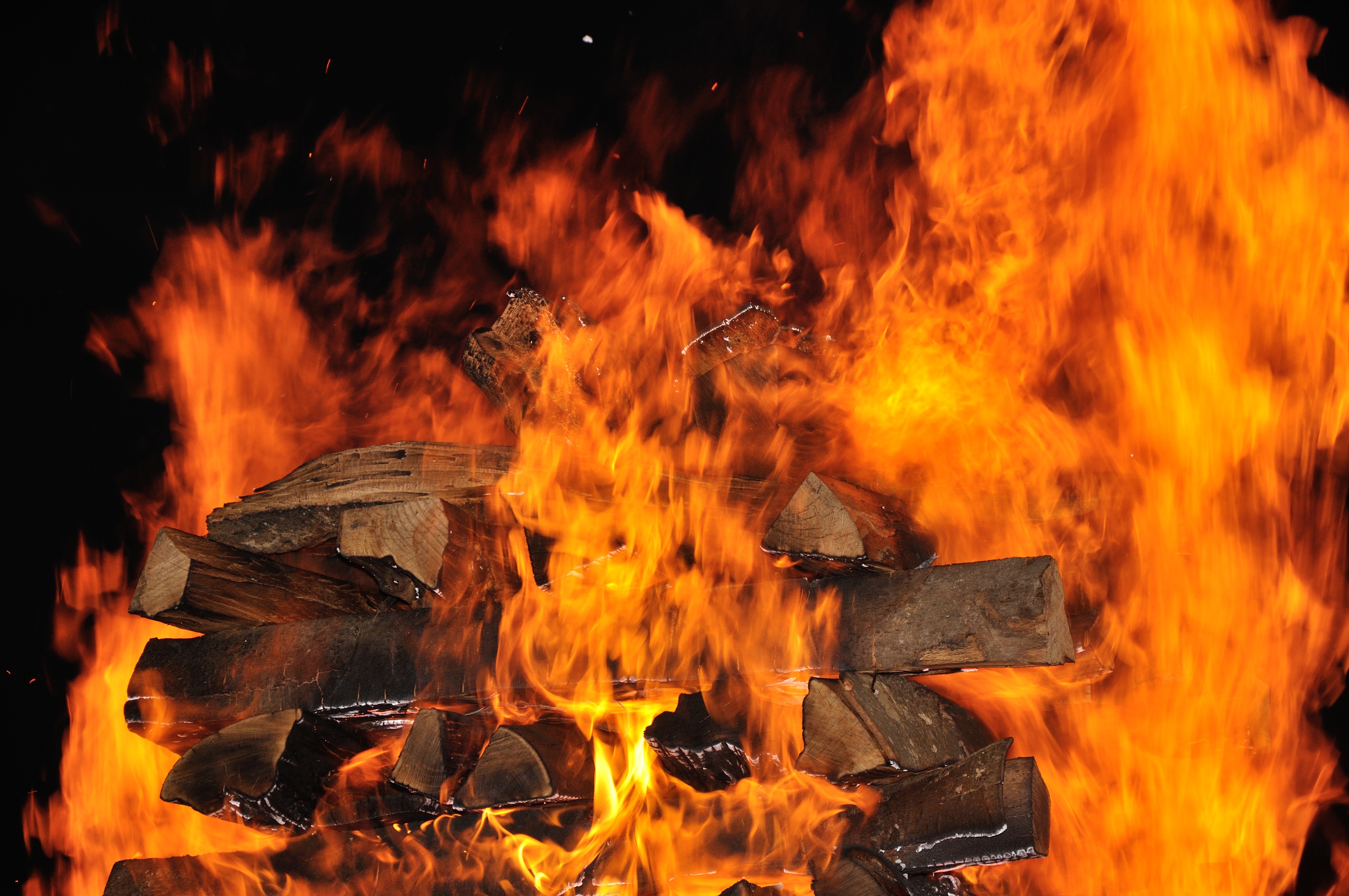 campfire, motion, wood, sign, outdoors, 4K, firewood, participant, long exposure, heat - temperature, blurred motion, smoke - physical structure, vip coaching, HD Wallpaper