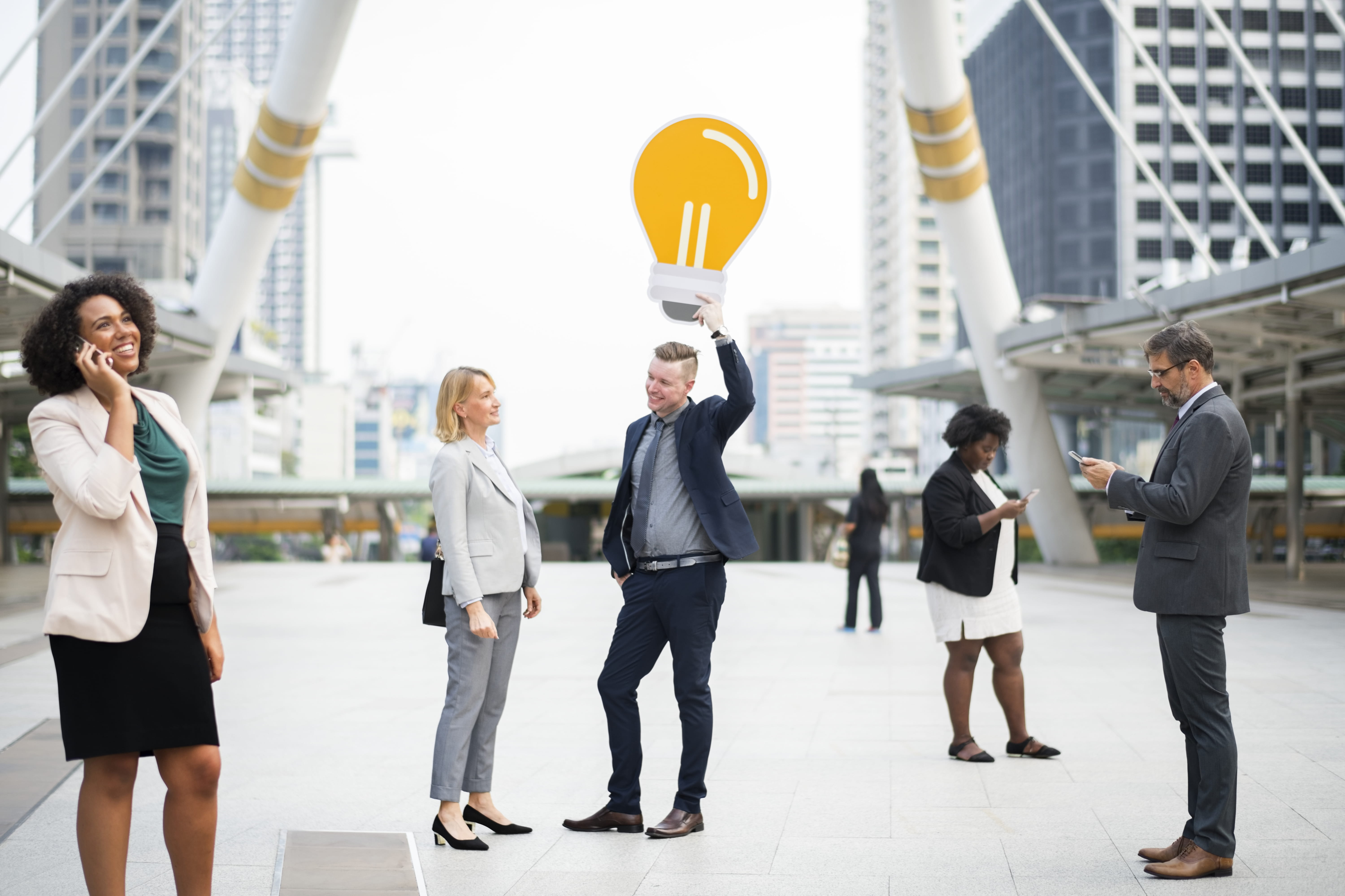 office worker, creative, young adult, phone, coworker, travel, group together, skyscraper, group, talking, well-dressed, city, businessmen, successful, HD Wallpaper