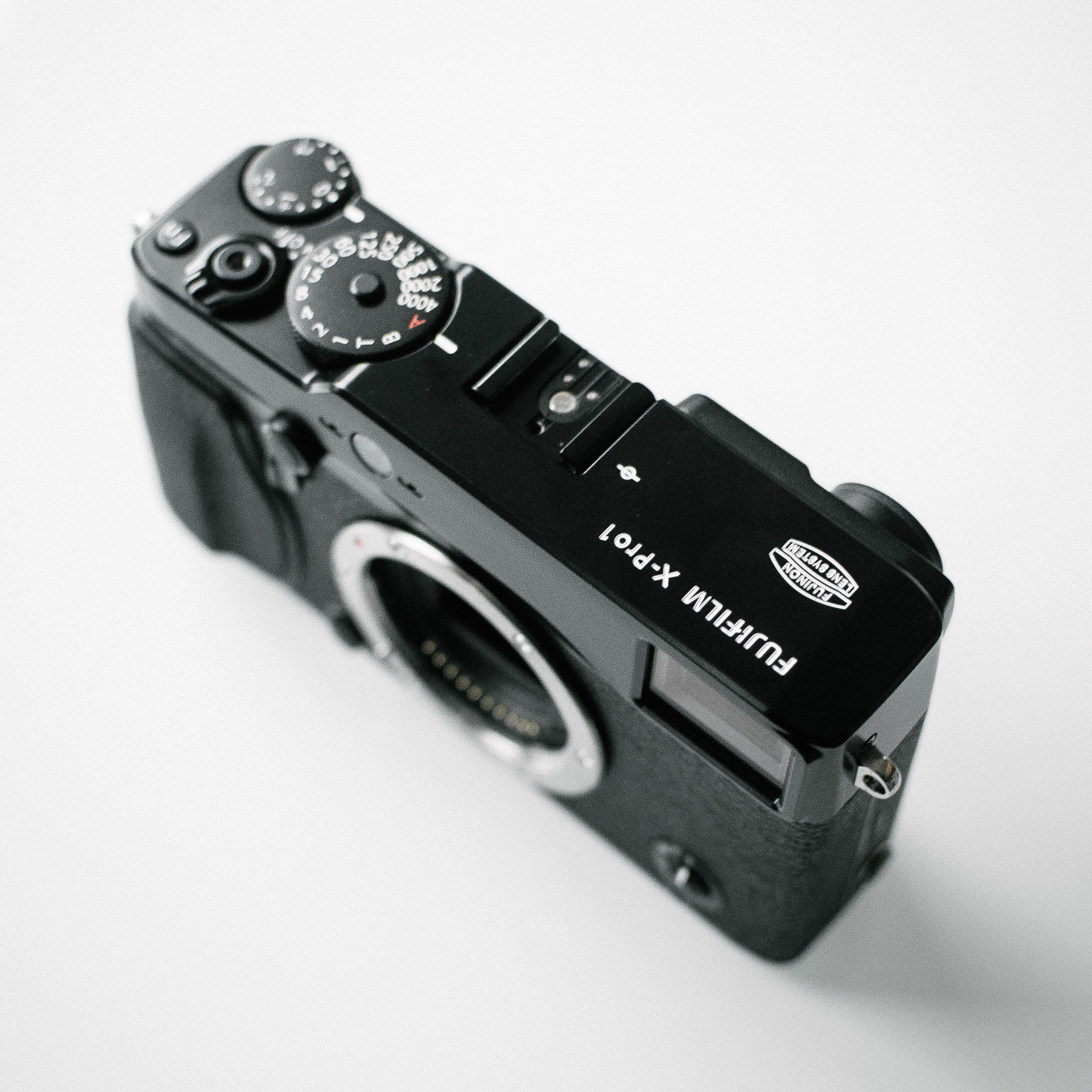 video camera, pro, western script, stereo, file, weaponry, camera lens, tape player, modern, digital camera, electronics, white background, lens - optical instrument, Phone HD Wallpaper