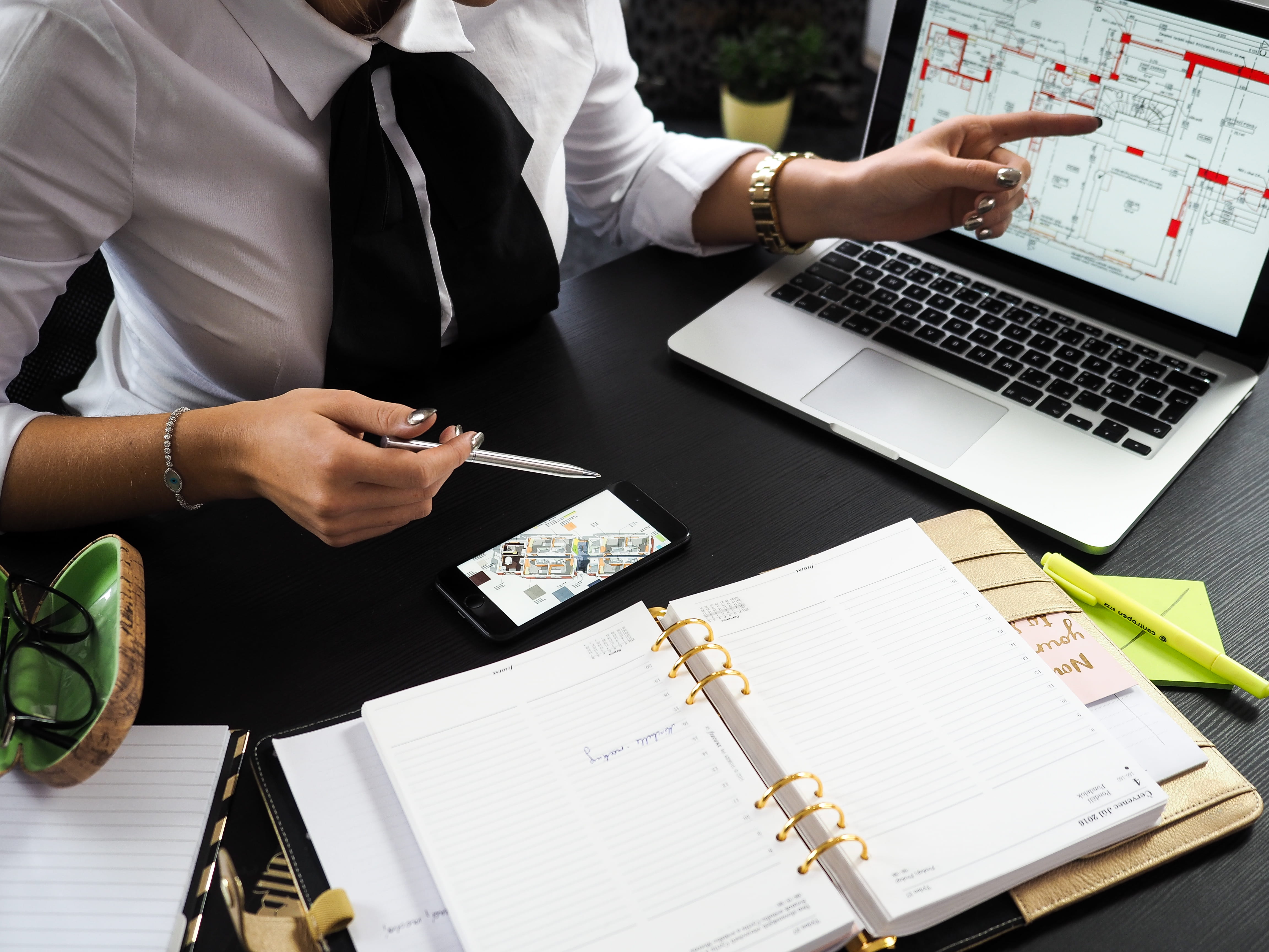 technology, woman, wireless technology, notebook, glass, working, connection, business, indoors, data, phone, demonstration, paper, mobile phone, presentation, HD Wallpaper