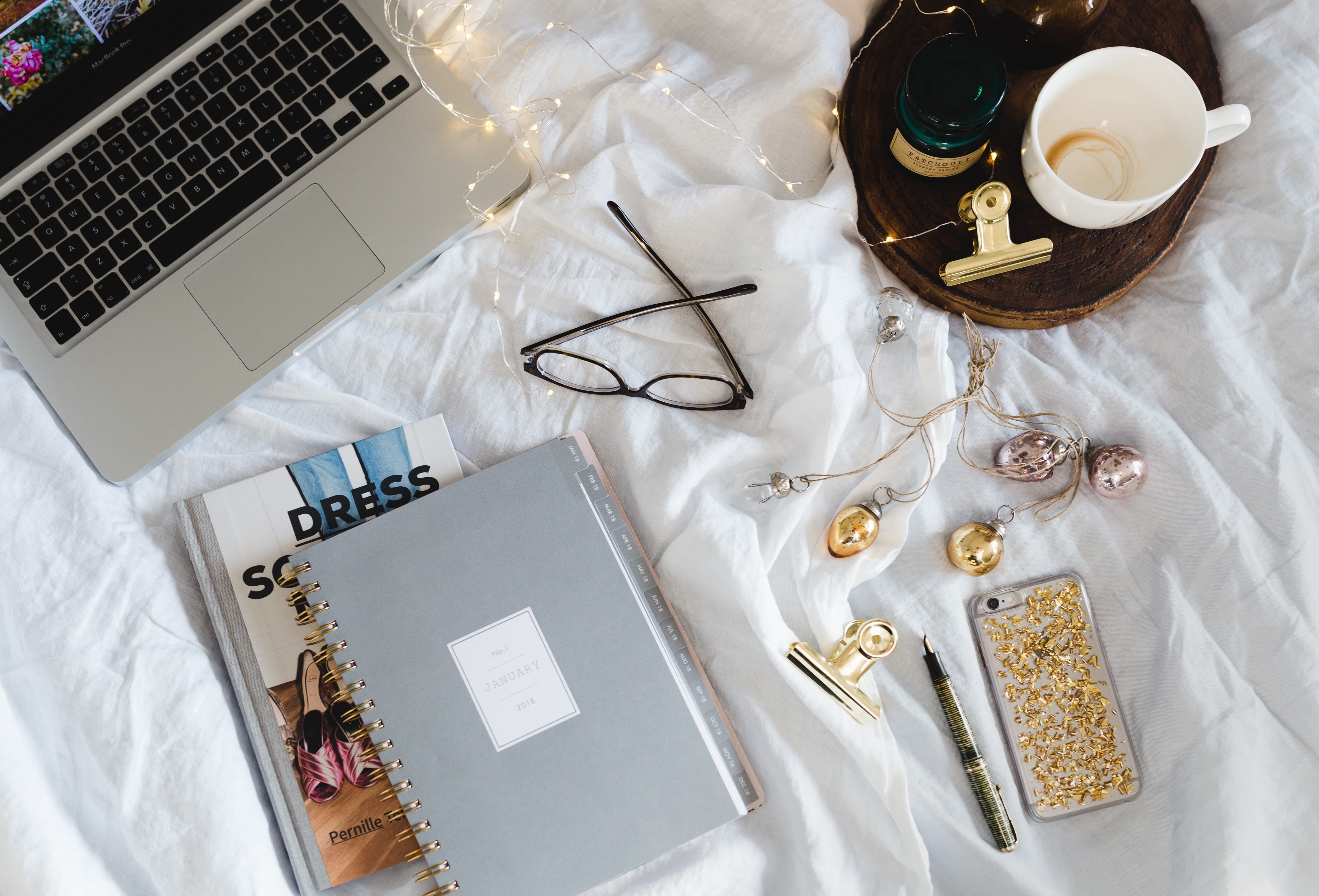 high angle view, eyeglasses, still life, bed, computer equipment, starting, books, indoors, computer, technology, no people, work, scissors, calendar, study, HD Wallpaper