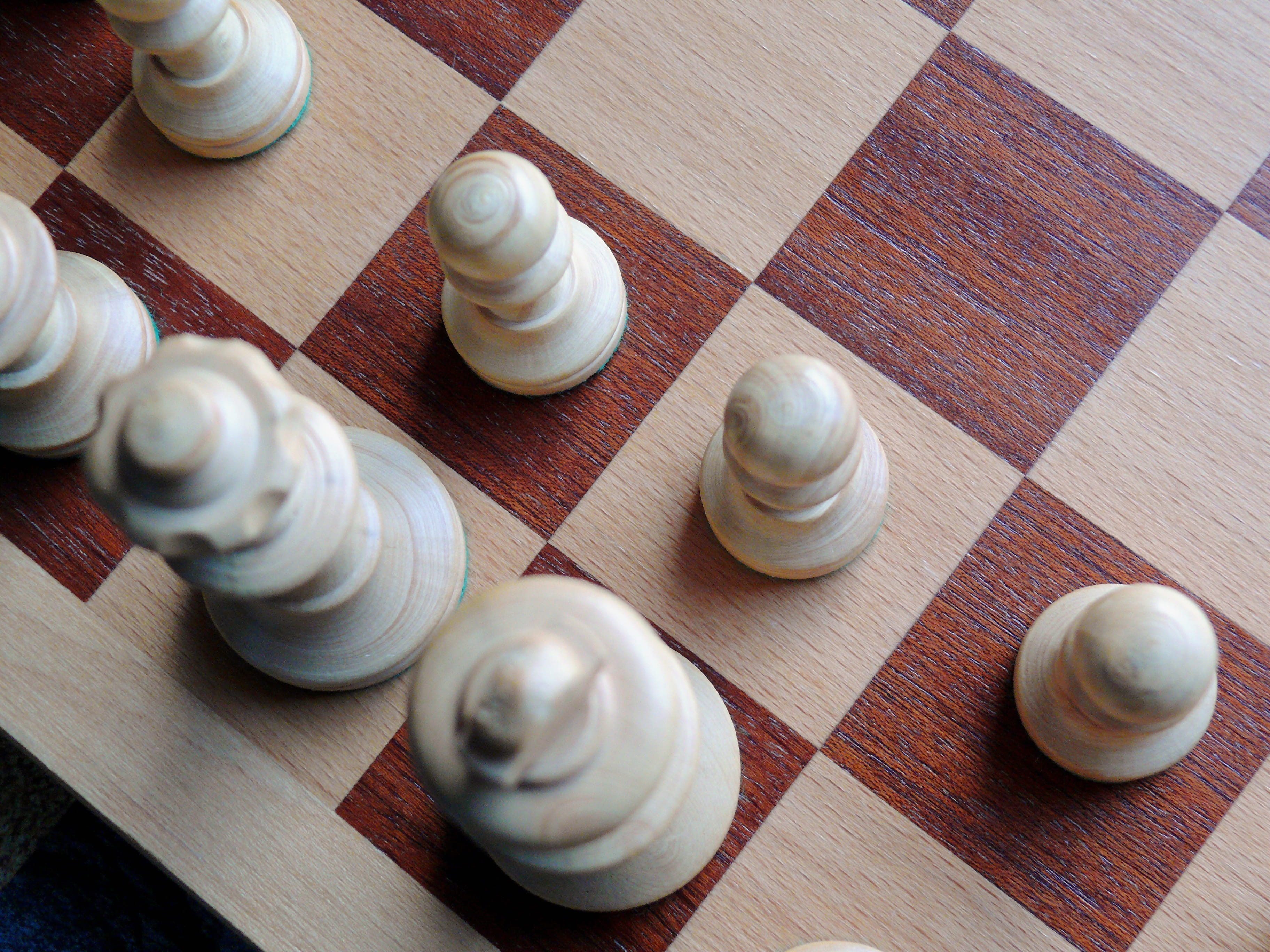 players, chess game, white color, horse, runners, tower, leisure, group of objects, arts culture and entertainment, pattern, indoors, en passant, white, HD Wallpaper