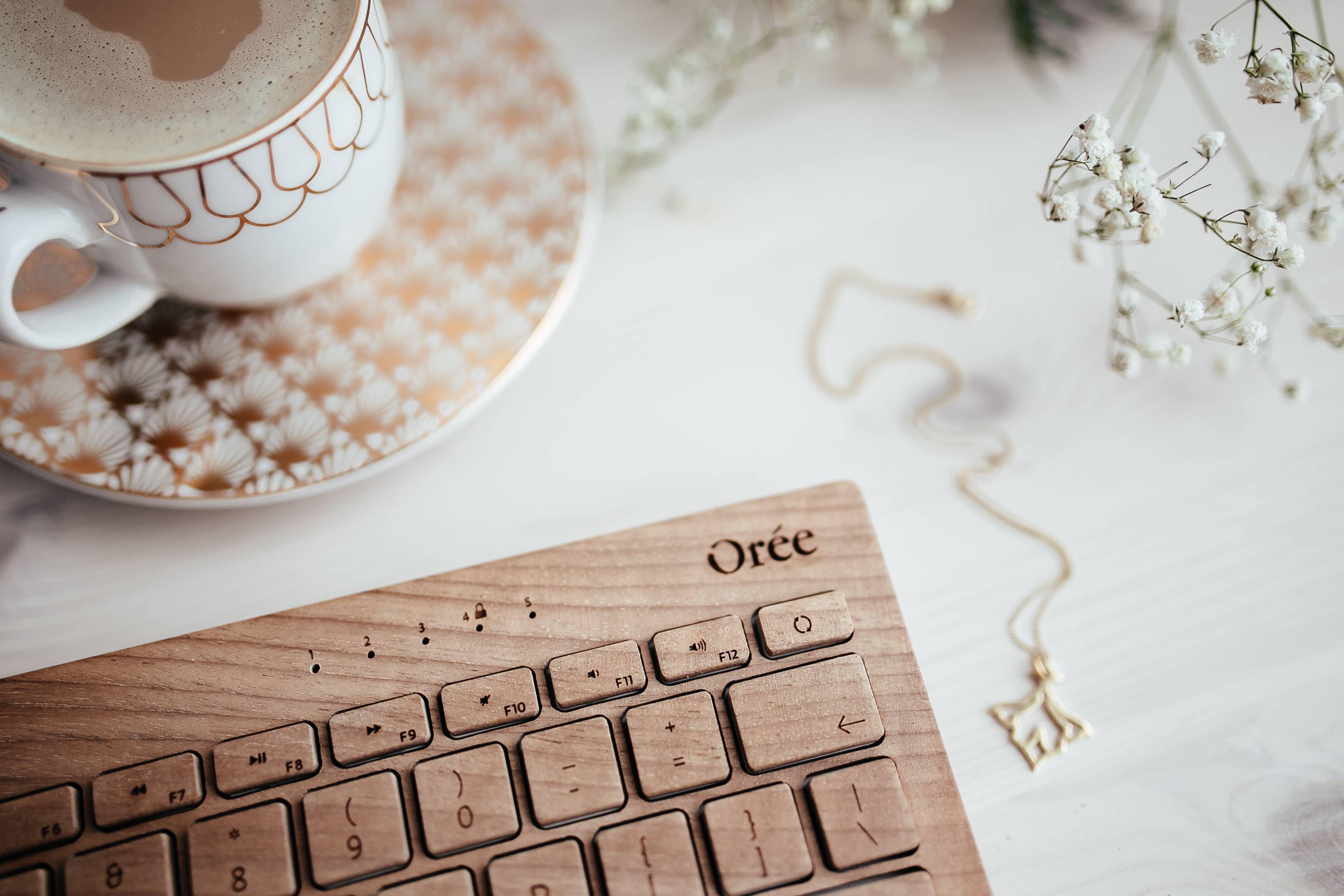 drink, hipster, internet, crockery, oree, Wooden, 4K, western script, refreshment, food, tea cup, cup of coffee, table, caffee, mug, desk, studio shot, HD Wallpaper