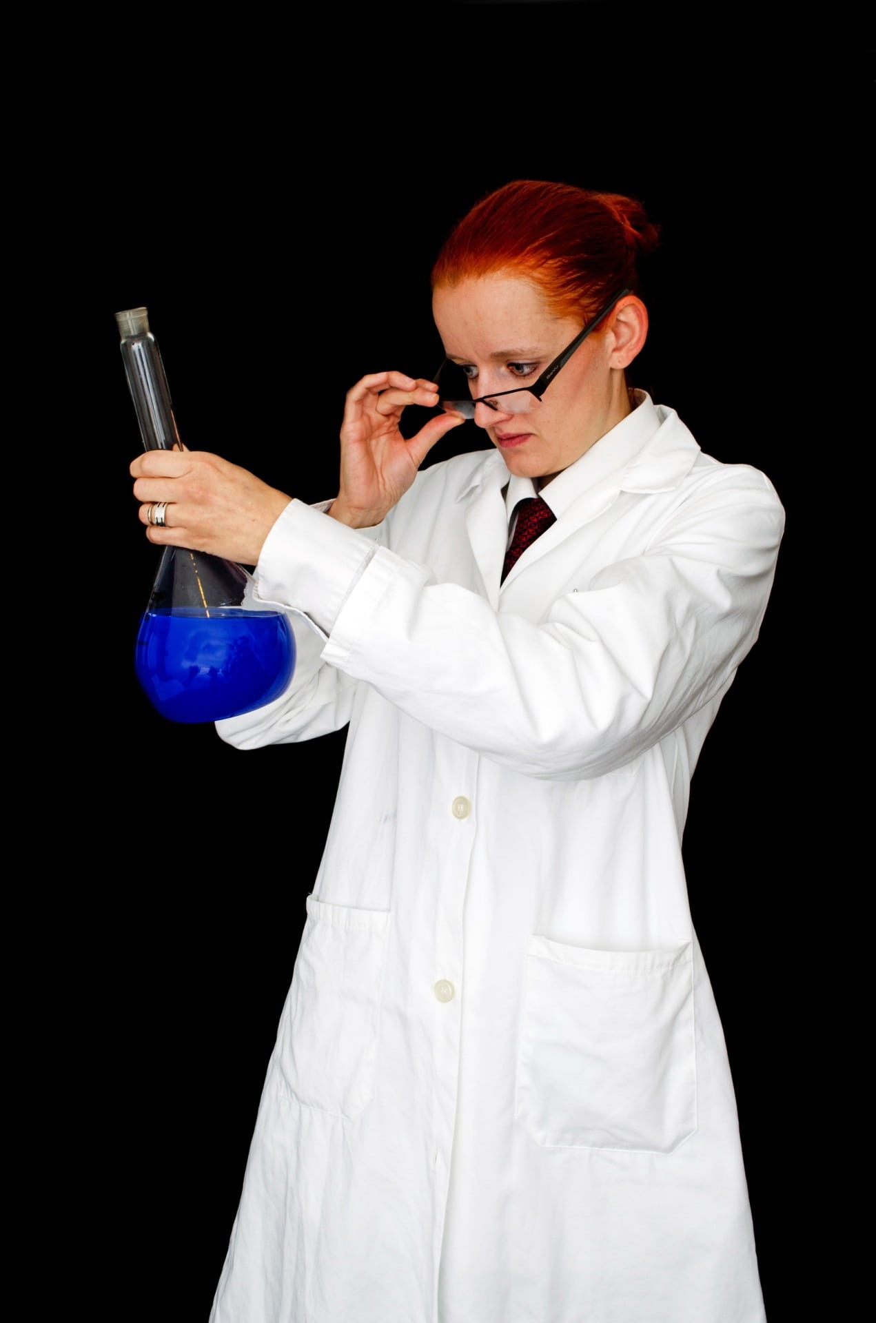 holding, girl, black background, young adult, lab, indoors, test, redhead, blue, laboratory, people, liquid, three quarter length, glass, 1080P, doctor, Phone HD Wallpaper
