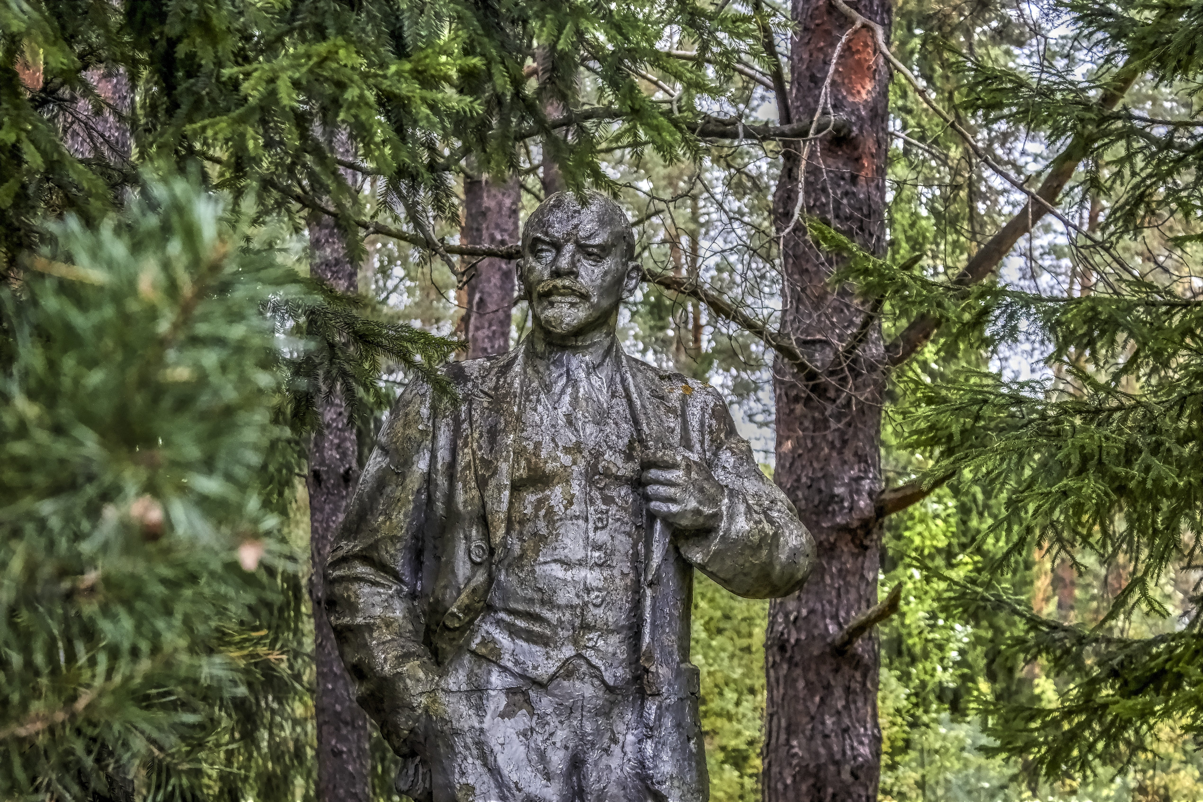no people, sculpture, day, plant, art and craft, human representation, statue, russia, monument, creativity, green color, tree, tree trunk, nature, male likeness, HD Wallpaper