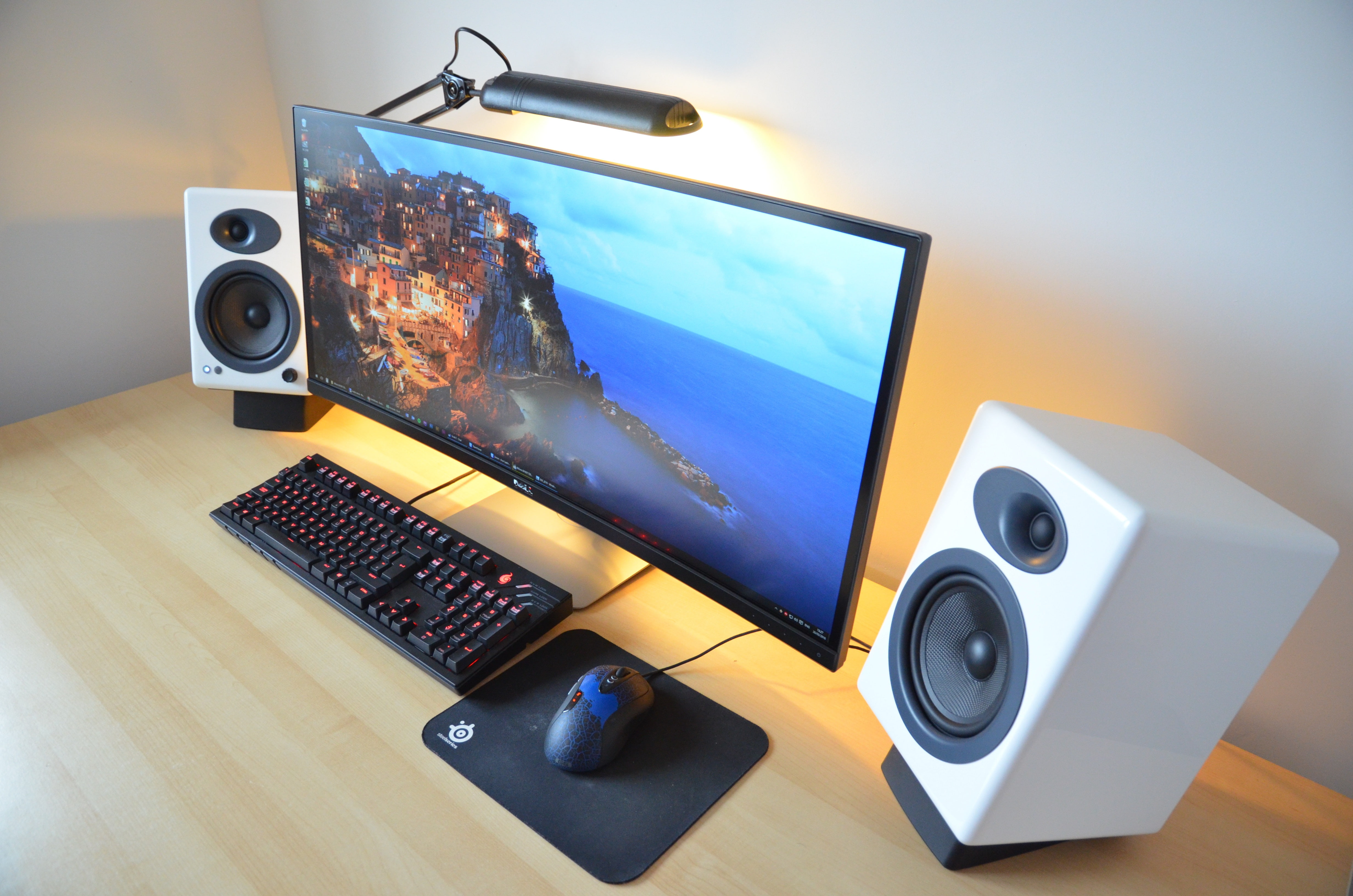 still life, laptop, no people, retro styled, speaker, high angle view, monitor, mouse, curve, 4K, camera - photographic equipment, connection, arts culture and entertainment, HD Wallpaper