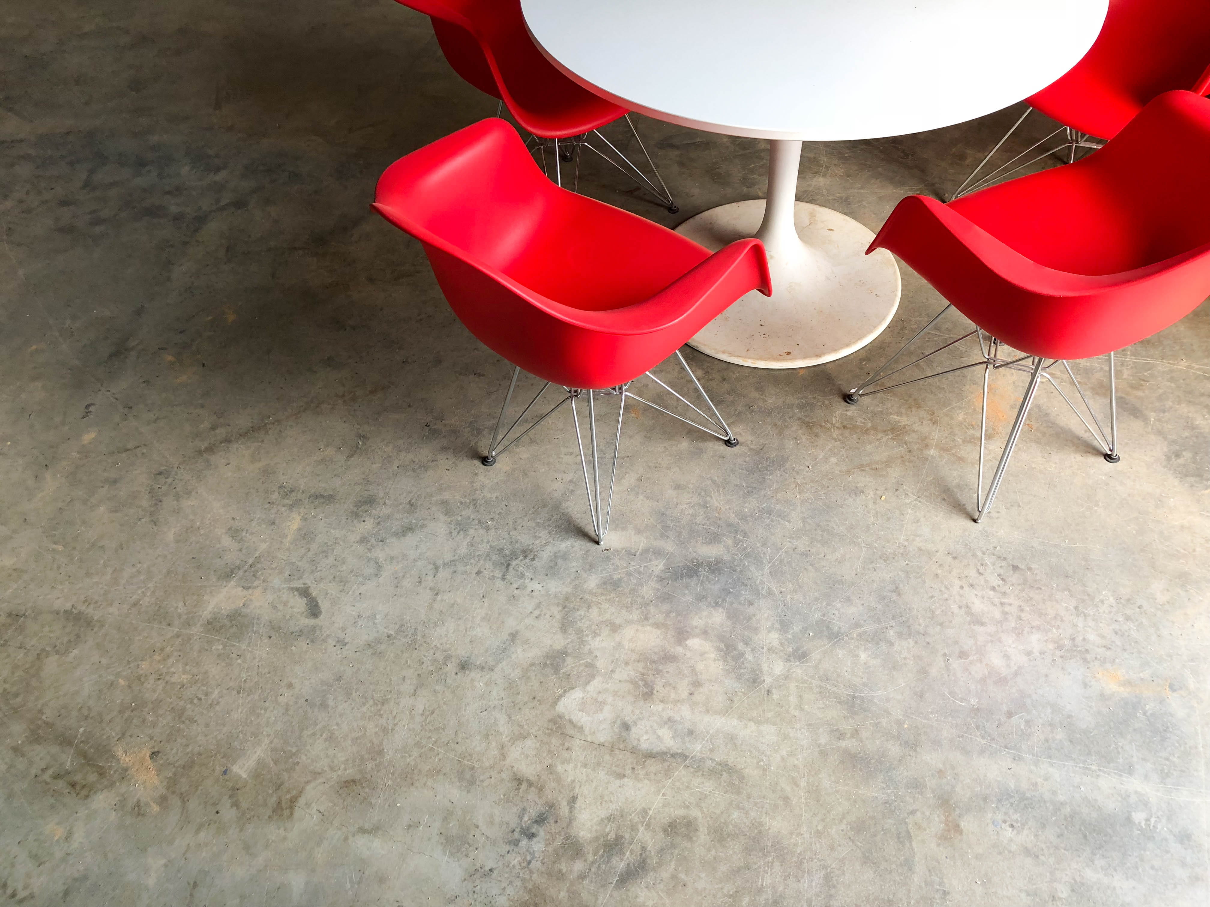 wall - building feature, business, home, red, office, metal, beside, indoors, seat, flooring, plastic, coworking, wheel, work, white, no people, absence, HD Wallpaper