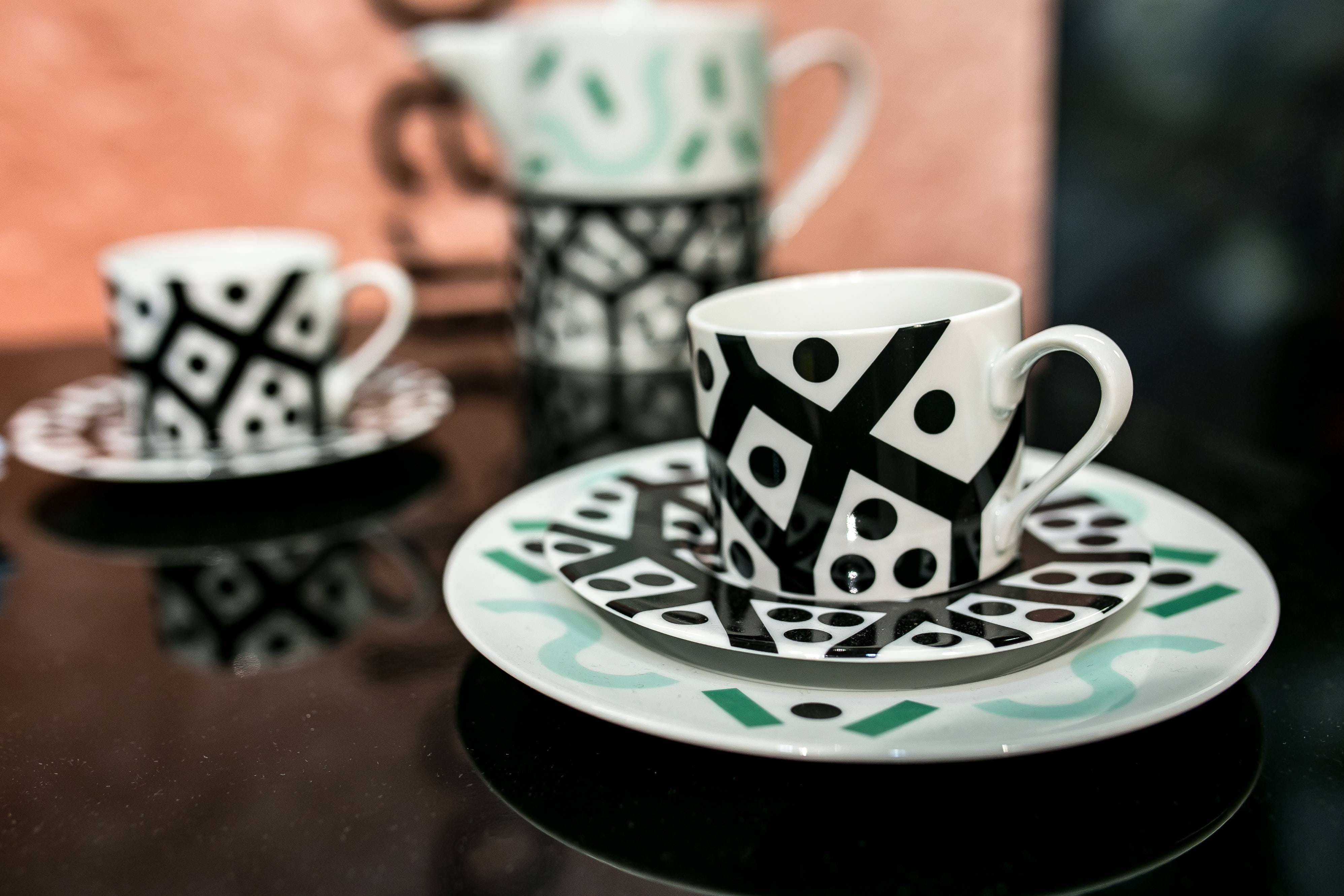 refreshment, indoors, outdoors, elegant, luck, hot drink, gambling, Collection, 4K, relaxation, coffee, food and drink, crockery, cafe, day, tea, focus on foreground, HD Wallpaper
