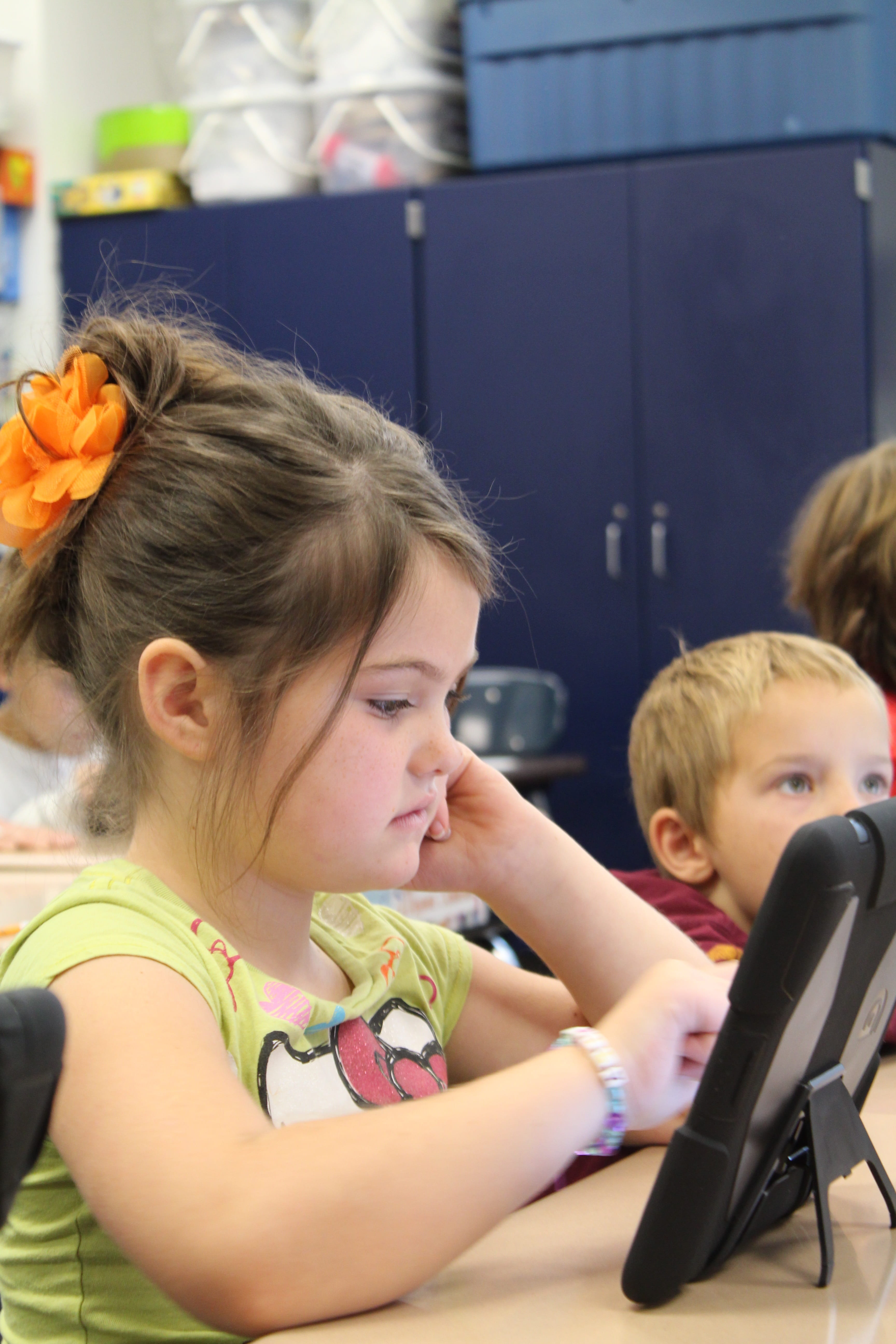 ipad, school, child, screen, girl, classroom, people, real people, sitting, tablet, digital, education, lifestyles, computer, 5K, pre-adolescent child, Phone HD Wallpaper