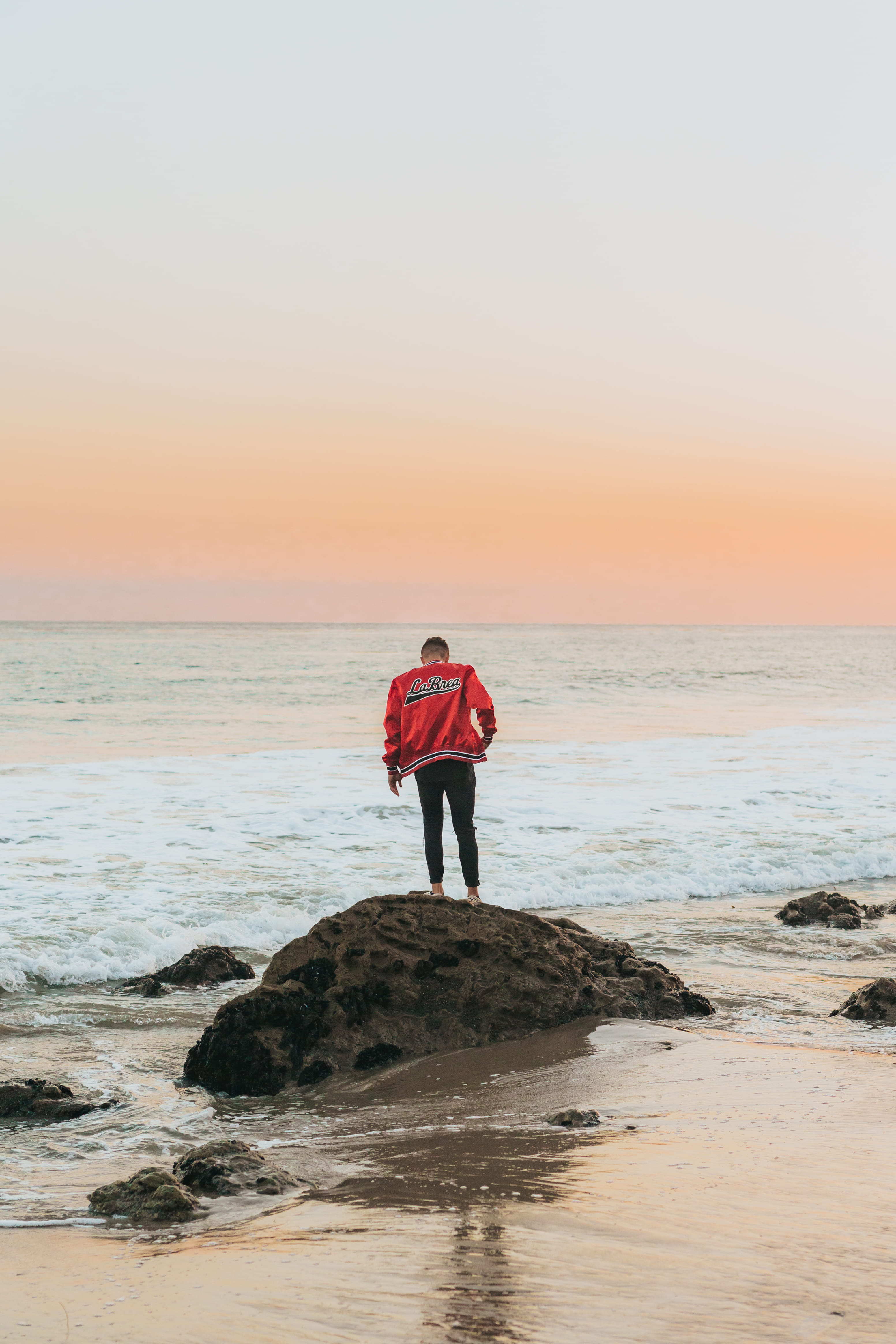 4K, red, standing, evening, orange, outdoor, women, nature, vacations, ocean, sunlight, tourist, relaxation, solitude, silhouette, people, rock - Object, Phone HD Wallpaper