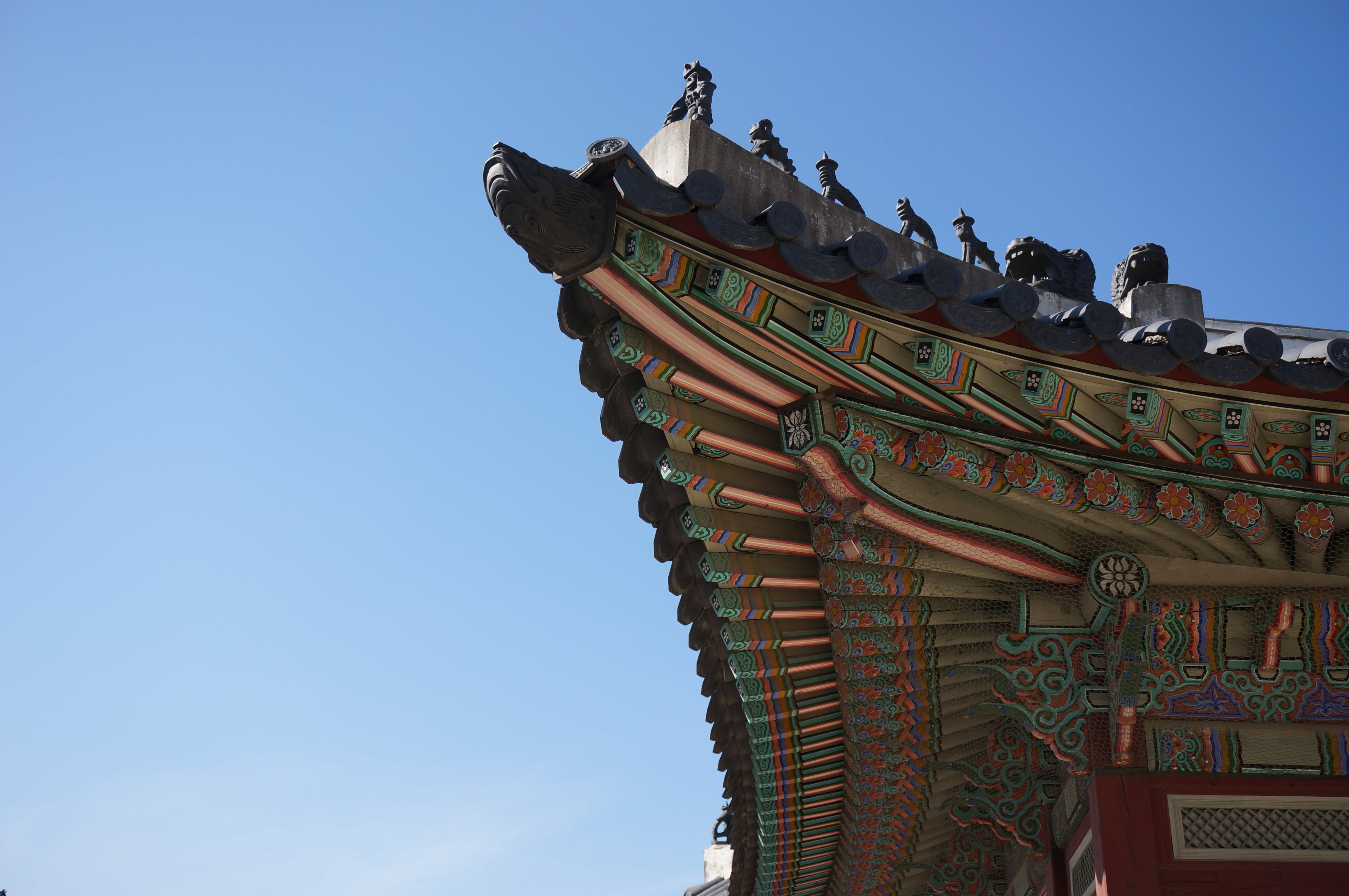 palace, outdoors, no people, seoul, landscape, building exterior, belief, 4K, famous Place, sky, temple, gyeongbuk palace, buddhism, focus, brown, nature, HD Wallpaper