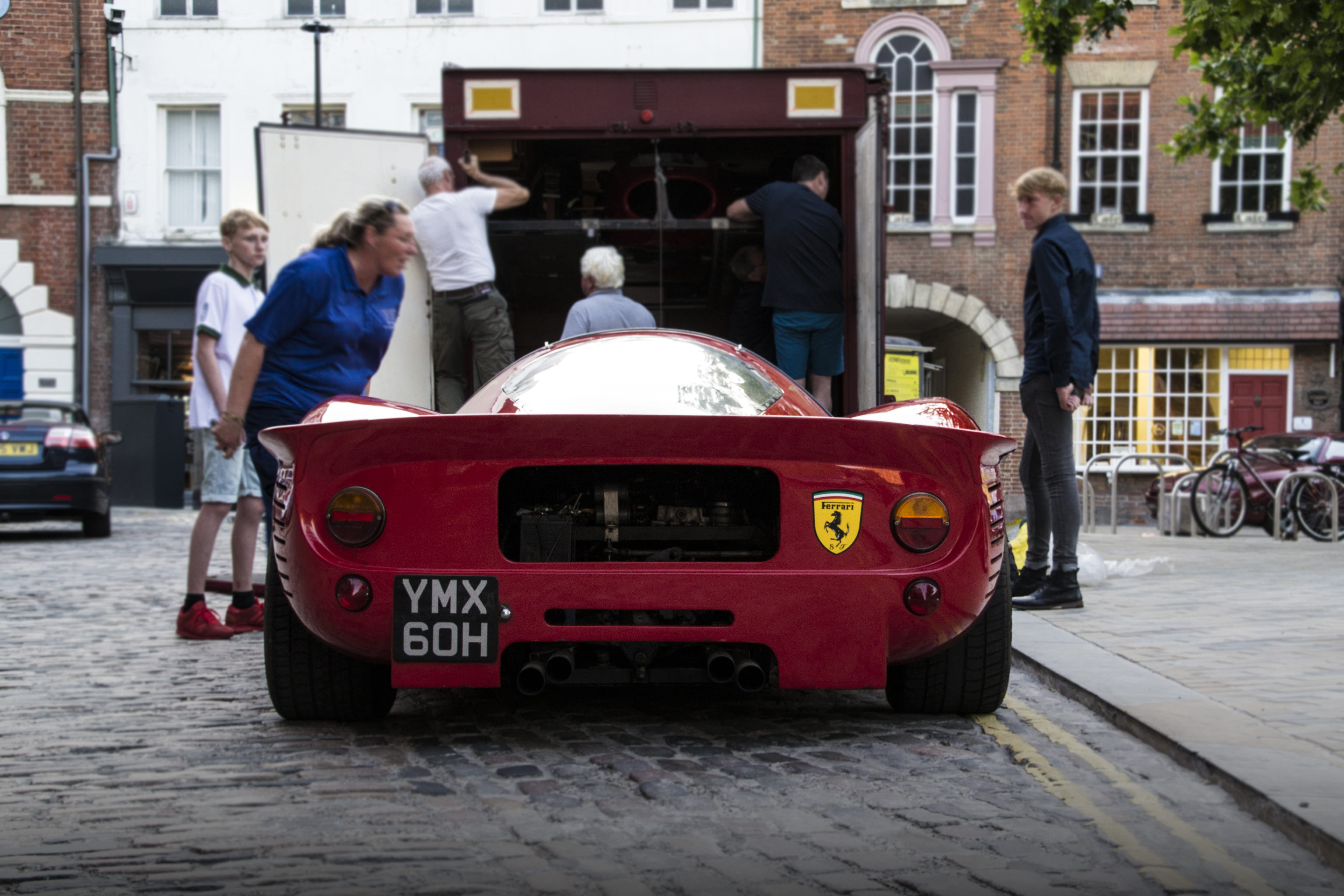 men, built structure, people, uniform, jackie stewart, hull, jackie, car, priceless, building exterior, race, red, formula one, motor vehicle, group of people, HD Wallpaper