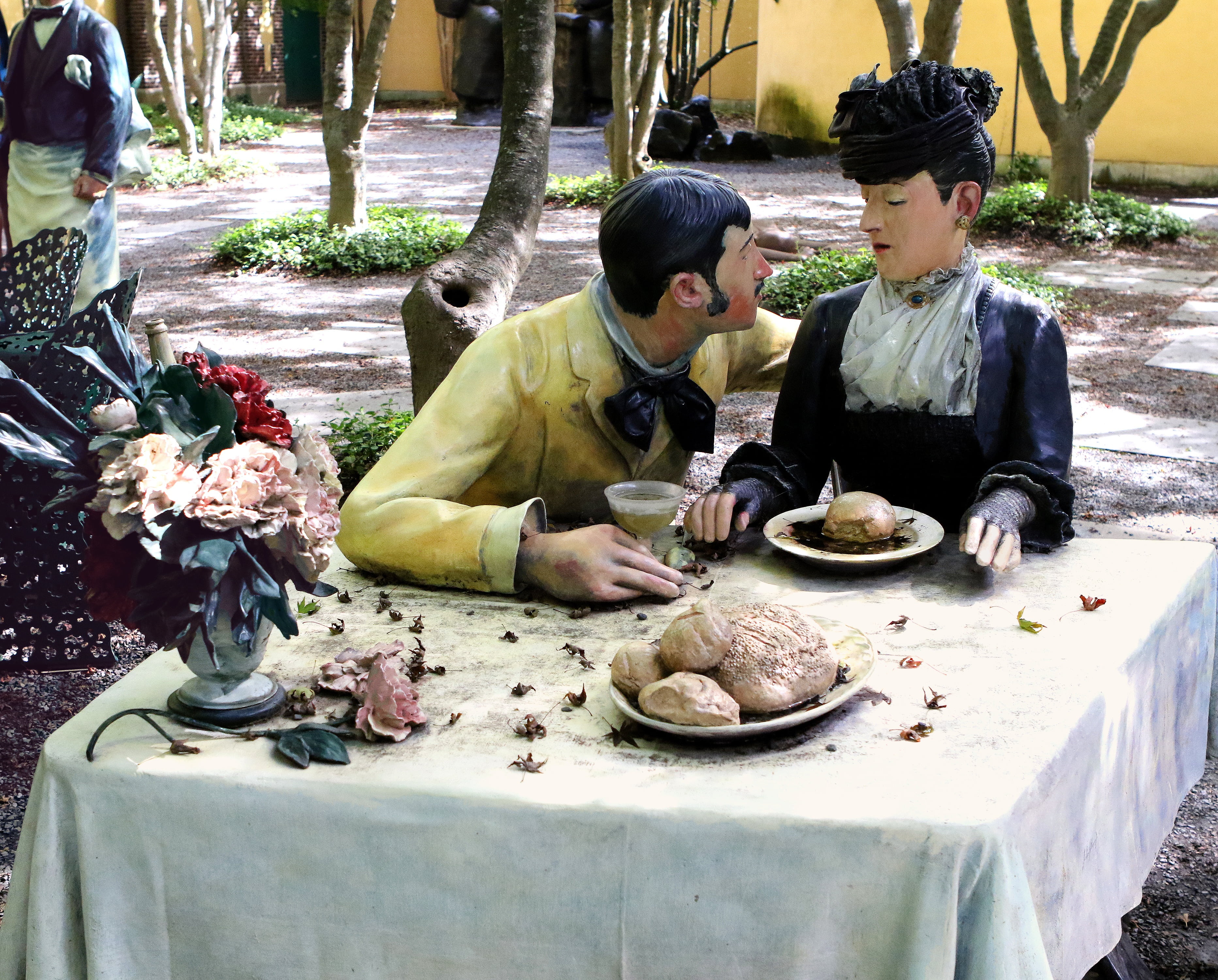 people, waiter, john seward johnson ii, american, day, food, manet, lifestyles, 2K, females, 3d, women, new jersey, grounds for sculpture, sculpture garden, HD Wallpaper