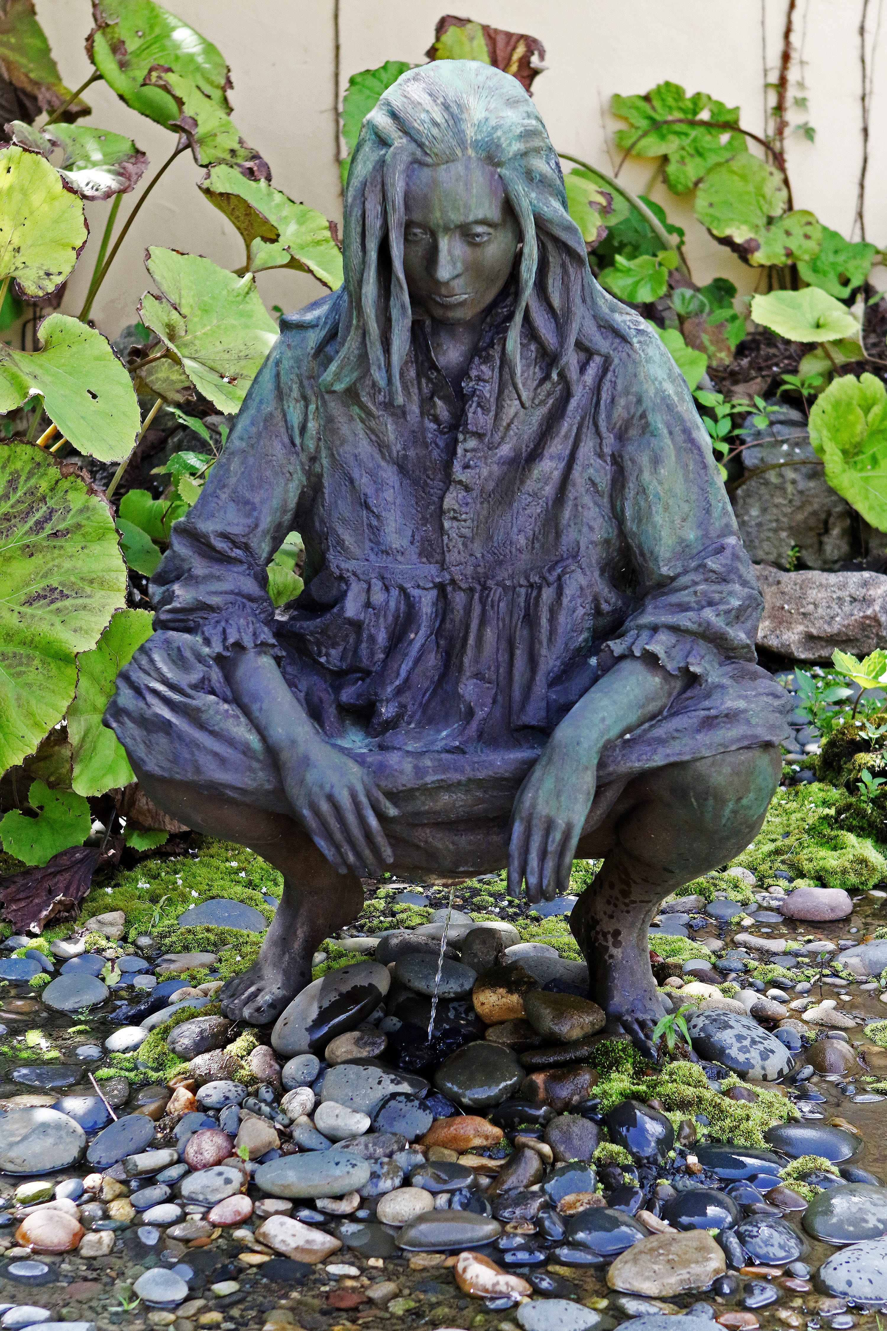 female, female likeness, art and craft, Statue, craft, water, male likeness, outdoor, john seward johnson ii, new jersey, plants, woman, plant part, installation, Phone HD Wallpaper