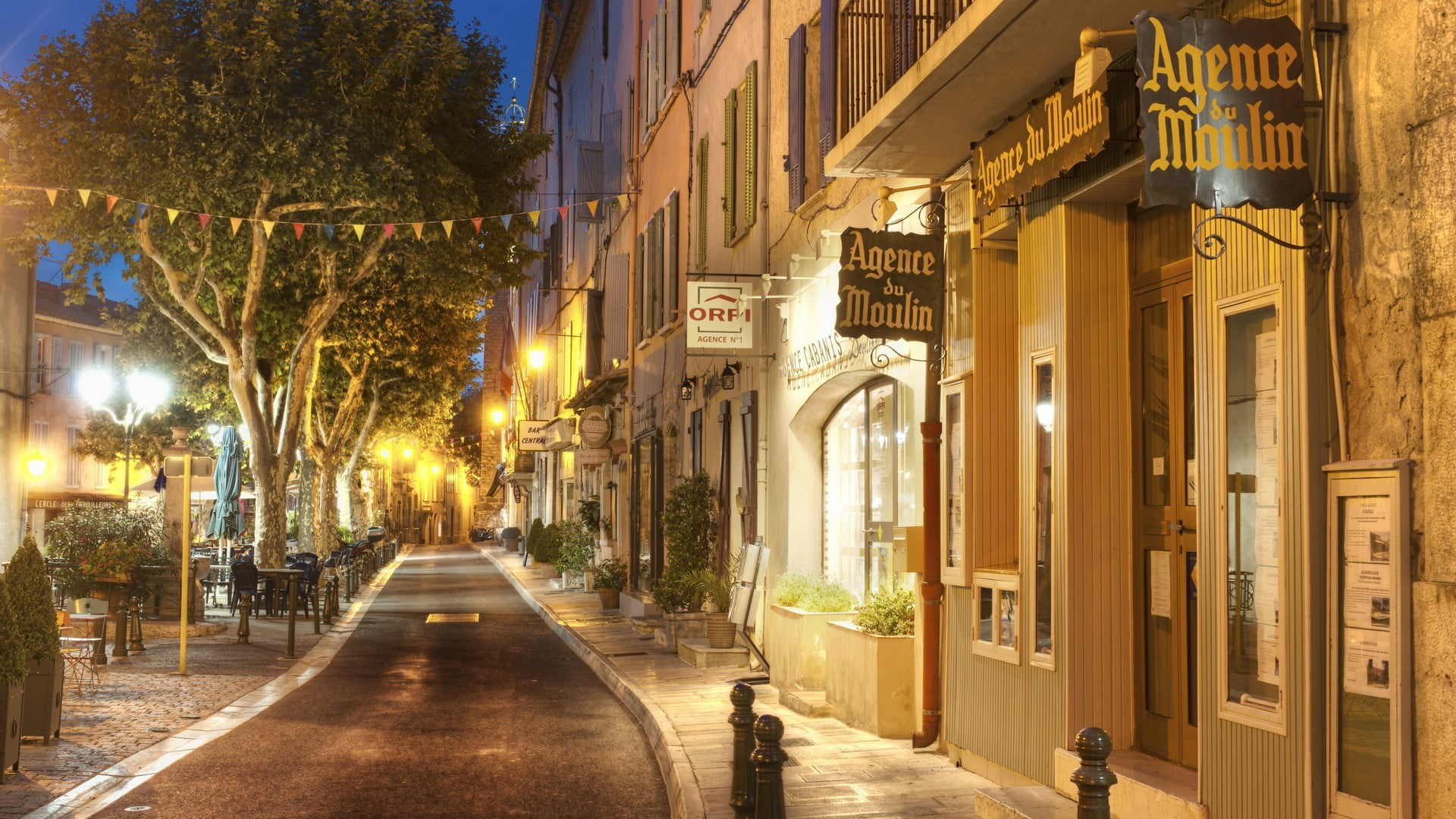 agence, diminishing perspective, alley, plant, illuminated, building exterior, sign, built structure, outdoors, architecture, footpath, France, no people, HD Wallpaper