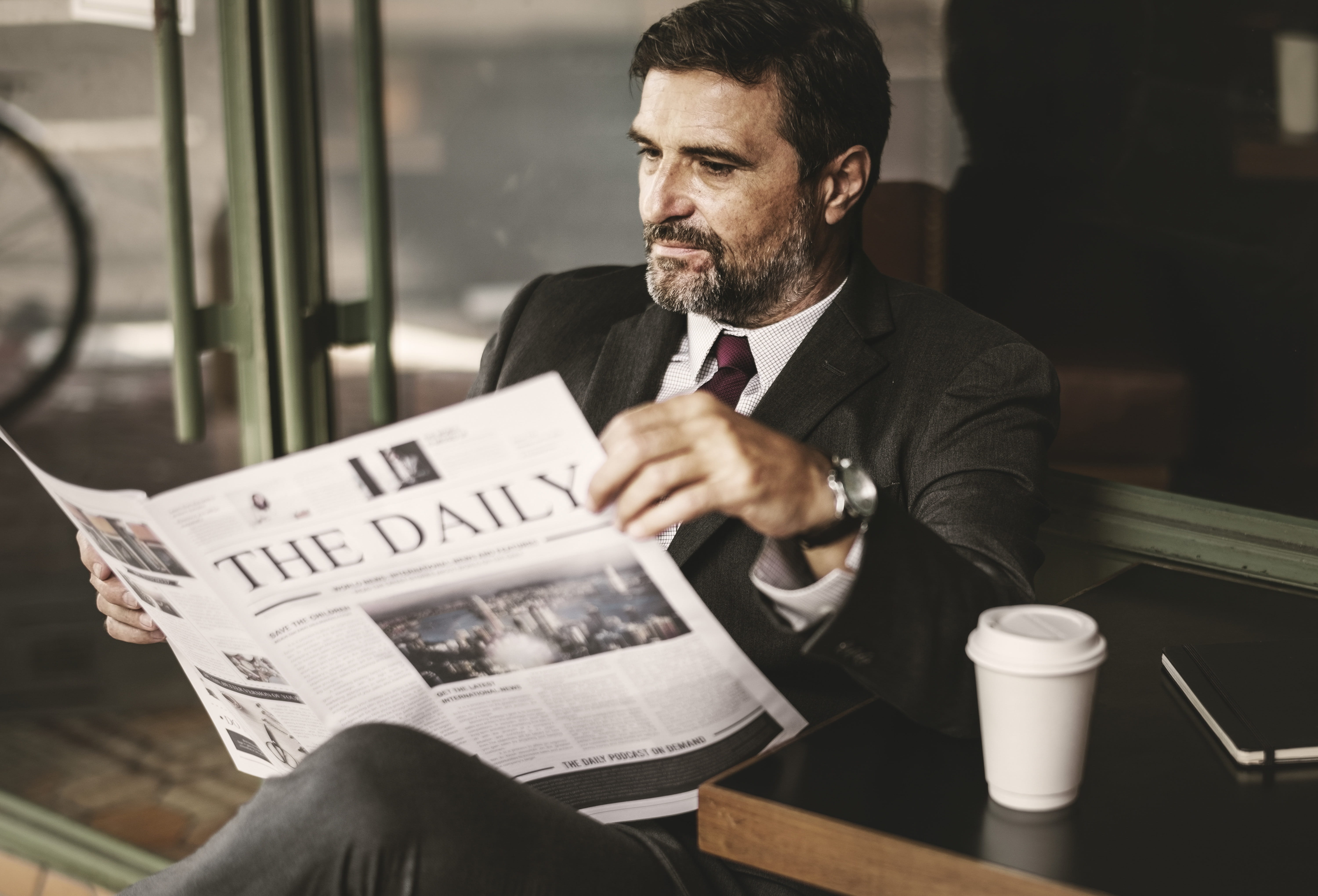 politics, ceo, cup, 5K, outdoors, reading, coffee, business person, mature, person, newspaper, news, looking, economy, american, morning, real people, HD Wallpaper
