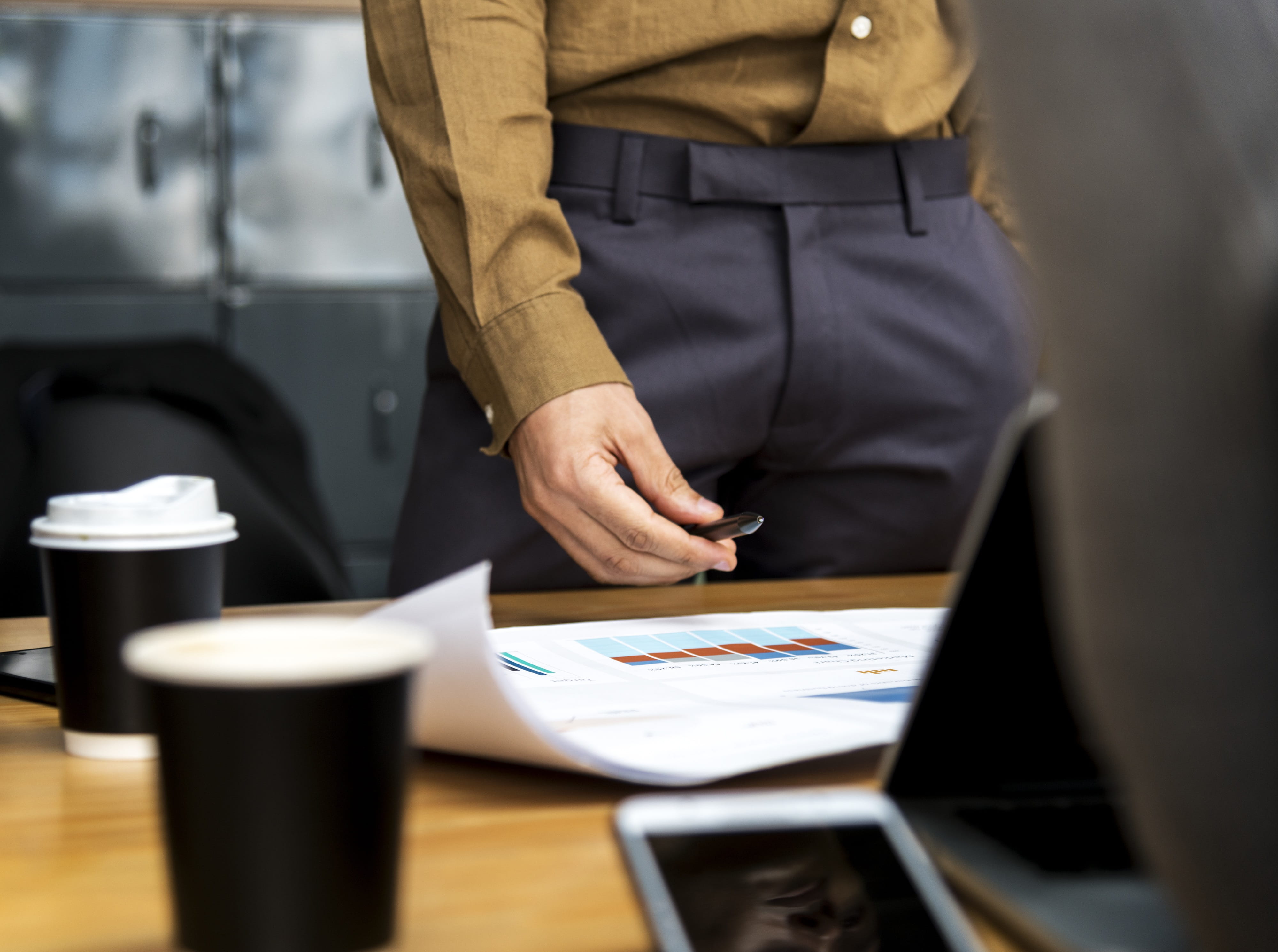 adult, businessman, midsection, cooperation, meeting, profit, clothing, talking, 4K, communication, one person, marketing, manager, discussion, employment, HD Wallpaper