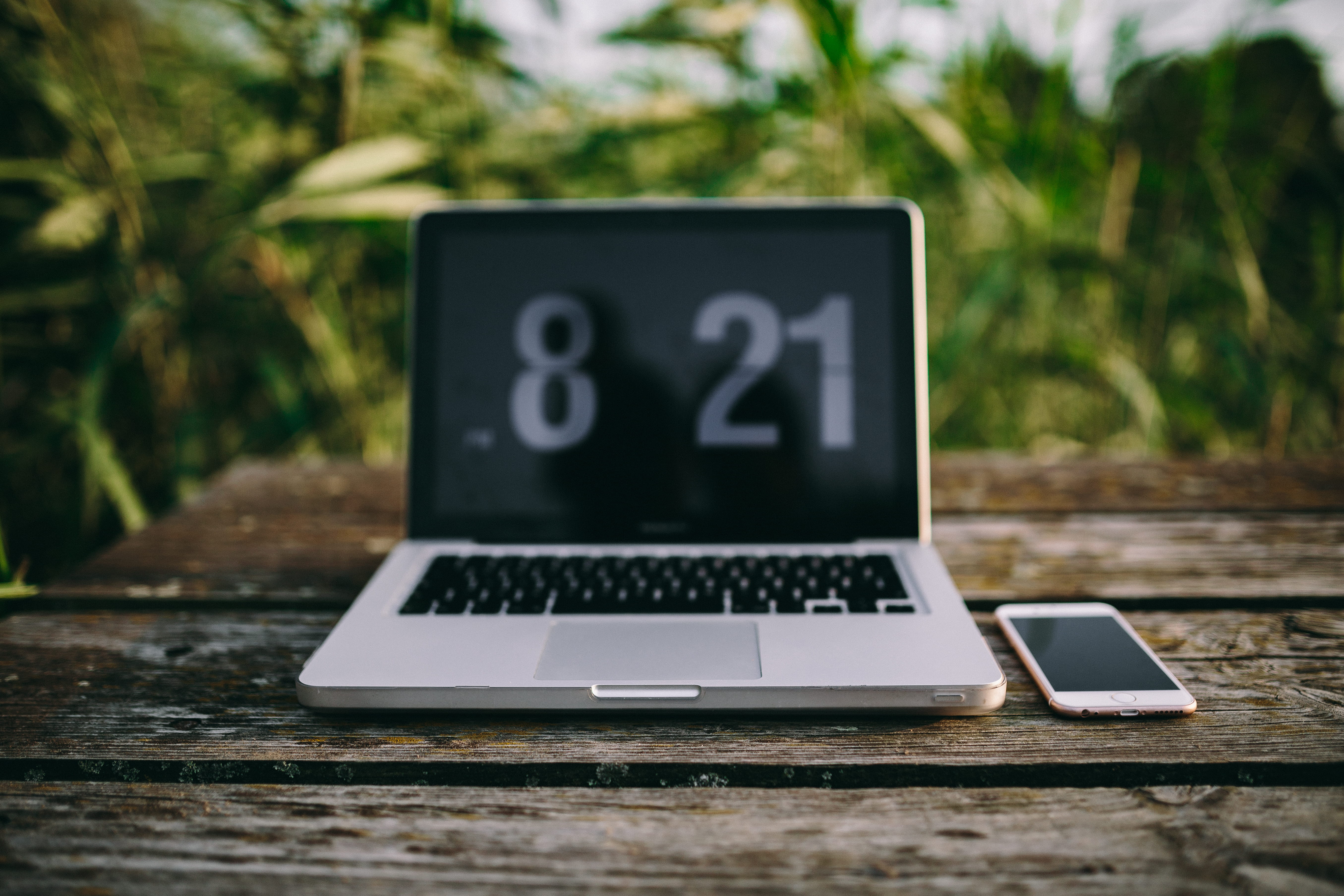 no people, wireless Technology, 5K, wooden boards, device screen, connection, selective focus, laptop, mobile, iphone, internet, portable information device, HD Wallpaper