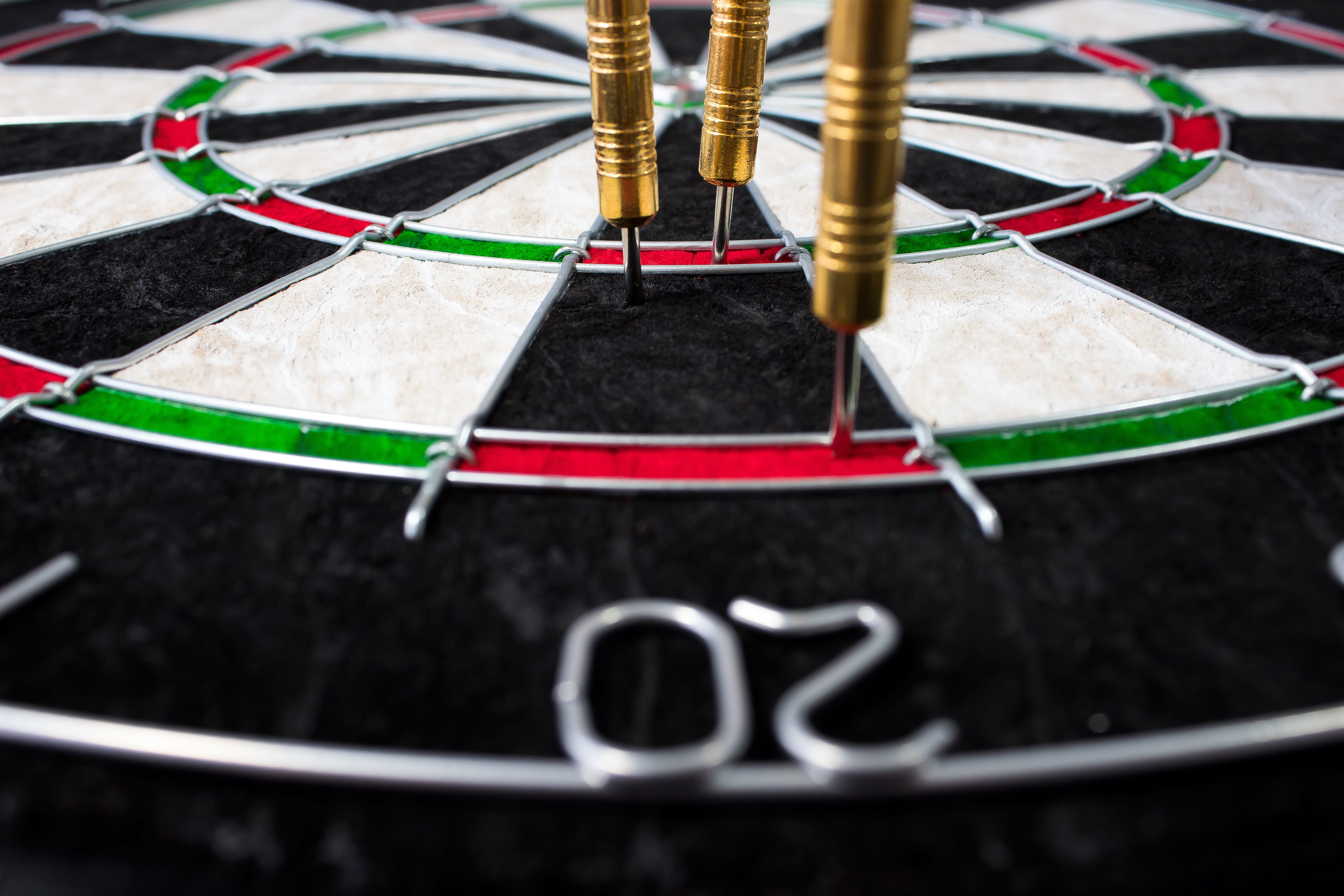 close-up, throw, indoors, aspirations, control, arrow, arts culture and entertainment, no people, accuracy, scoring, circle, shot, selective focus, stand-in, HD Wallpaper