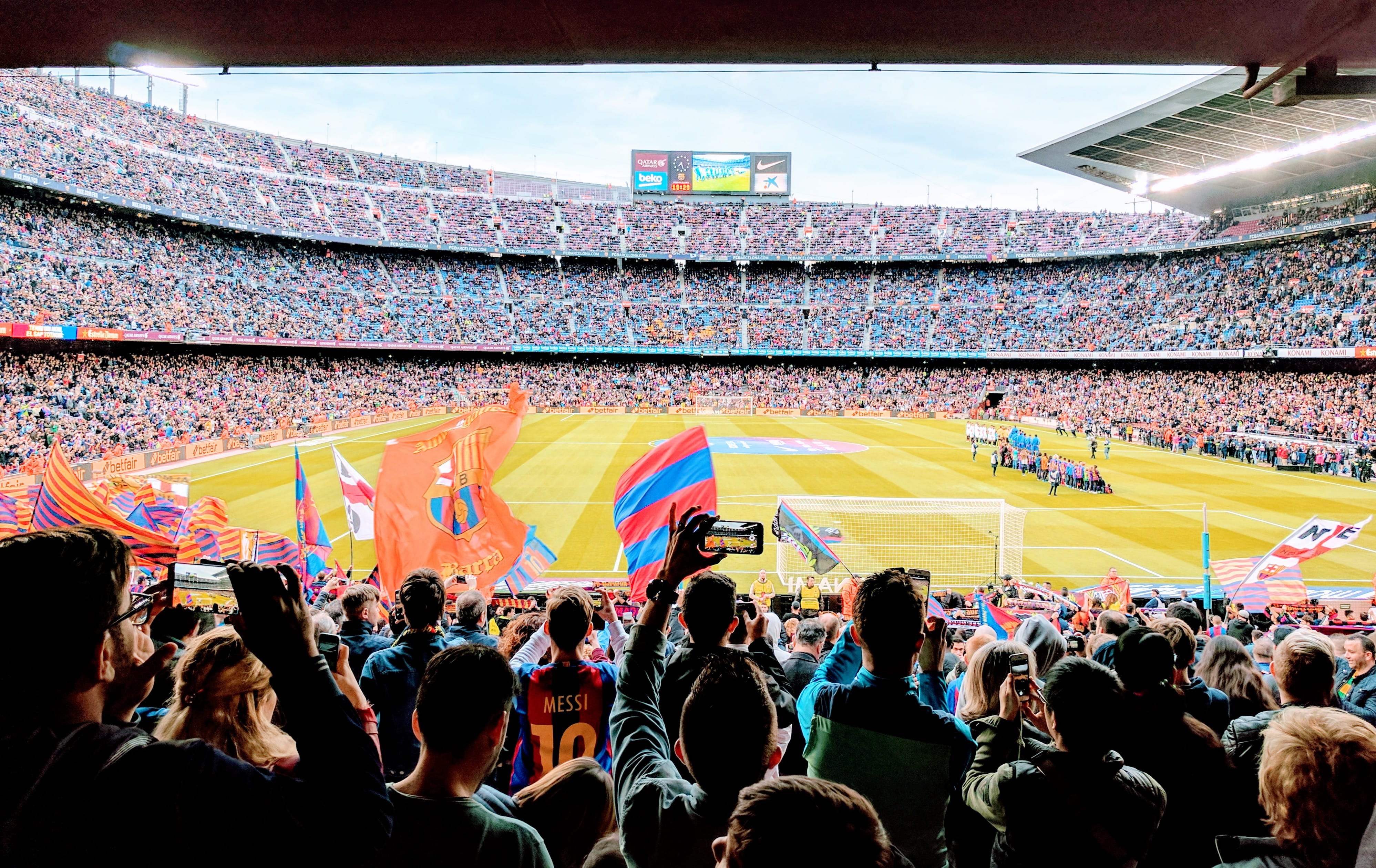 grass, club, lionel messi, day, spain, football, sport, women, sports, people, celebration, players, barcelona, spectator, teams, messi, field, large group of people, HD Wallpaper
