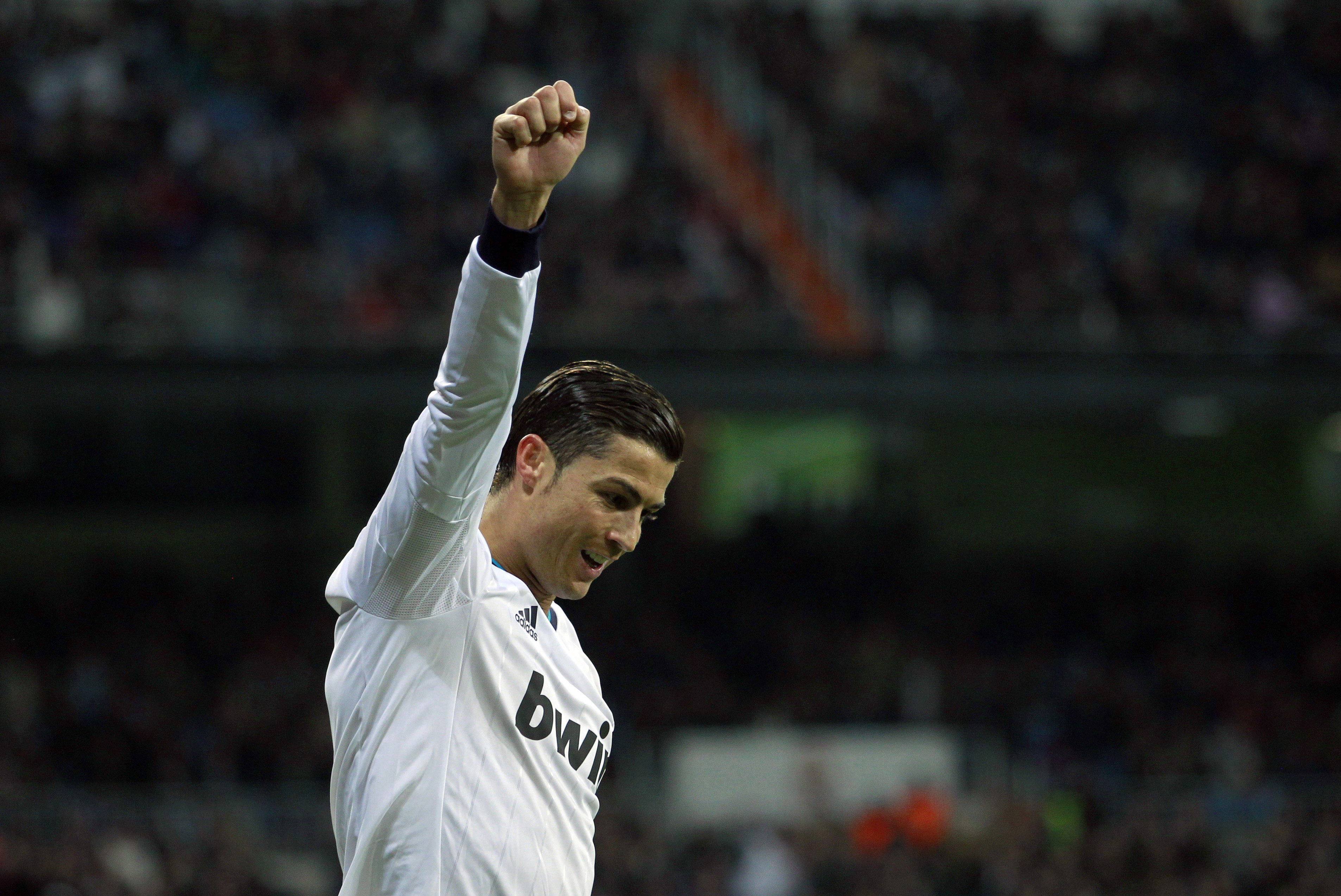 limb, emotion, playing, young Adult, professional Sport, 2K, one Man Only, human body part, stadium, incidental people, healthy Lifestyle, real madrid, HD Wallpaper