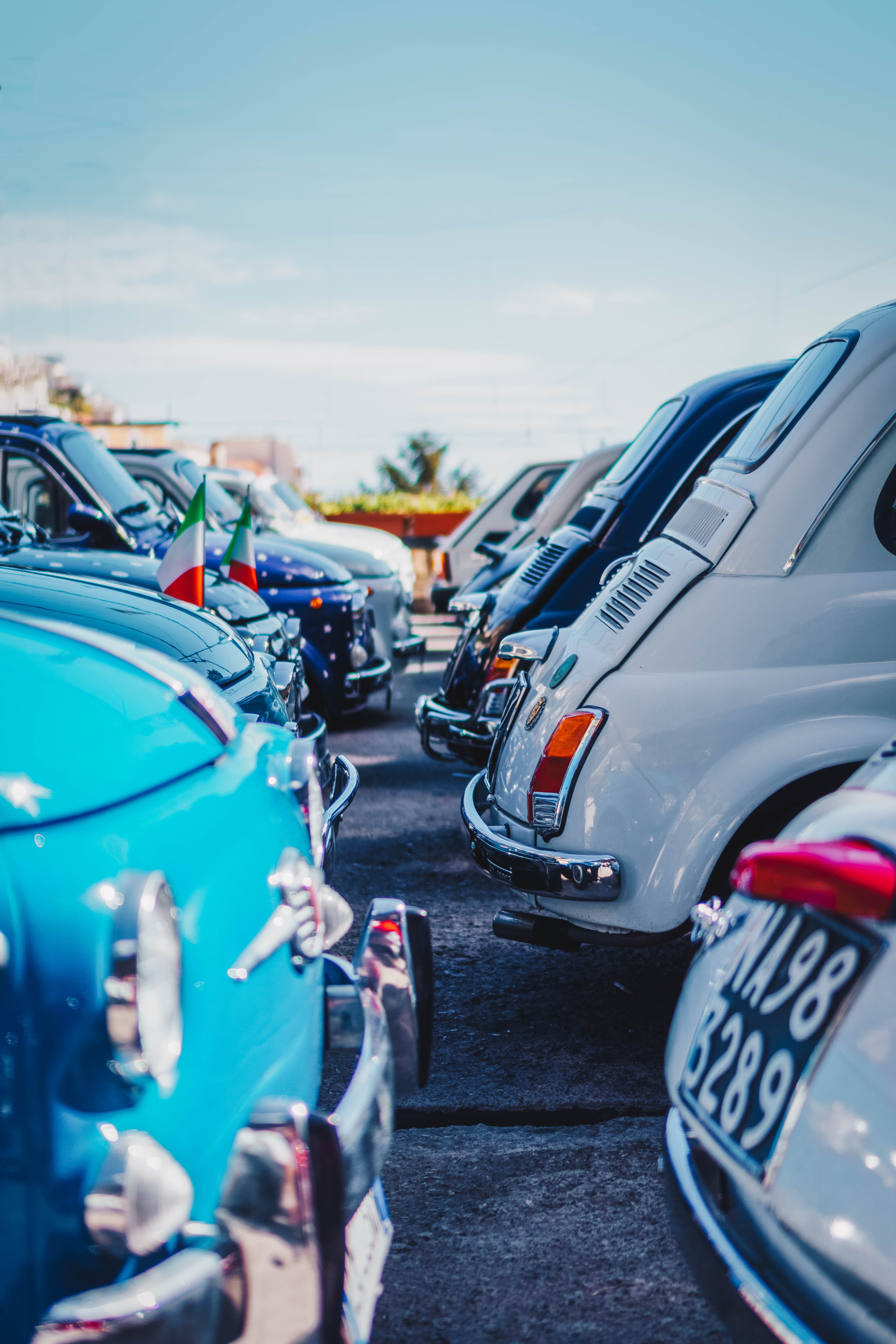 land vehicle, daytime, fiat, 500, motor vehicle, car, mode of transportation, city, selective focus, sport, in a row, outdoors, assorted, stationary, day, Phone HD Wallpaper