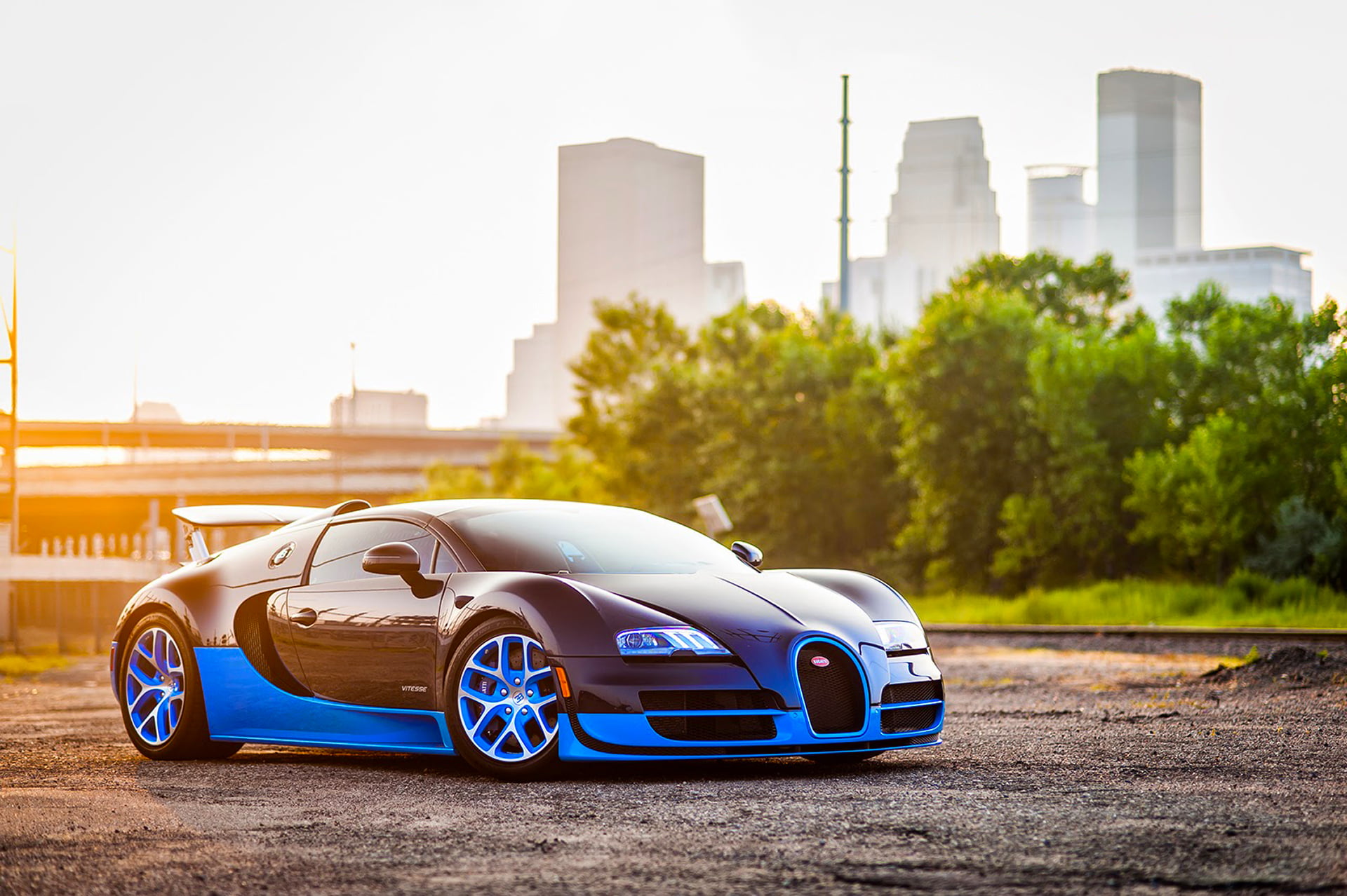 luxury, 1080P, veyron, car, design, sports Car, cityscape, concept Car, fuel and Power Generation, architecture, skyscraper, status Car, shiny, sport, HD Wallpaper