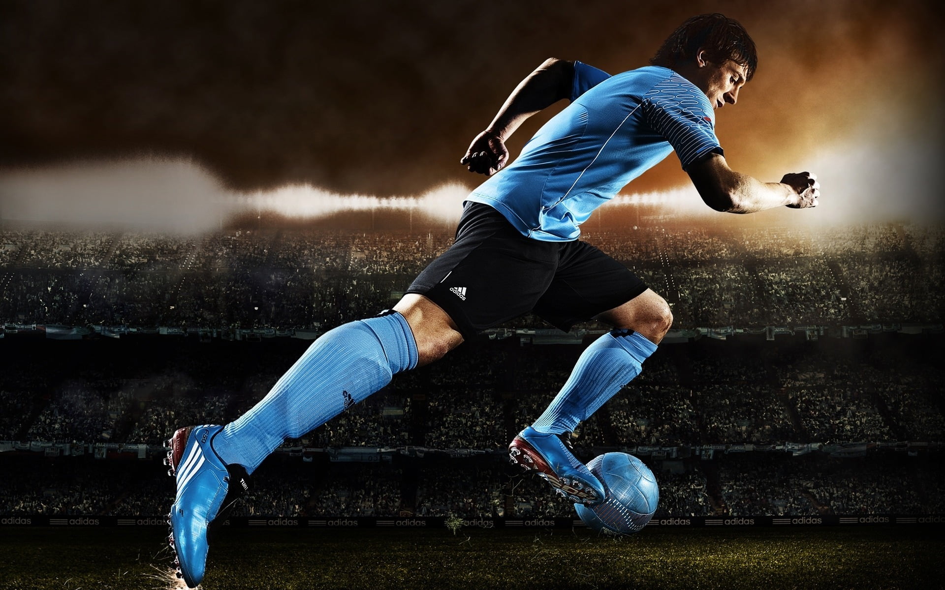 stadium, 1080P, sport, vitality, sports clothing, night, mid-air, legendary, Football, effort, pl, adult, competition, blue, young men, messi, s, athlete, HD Wallpaper