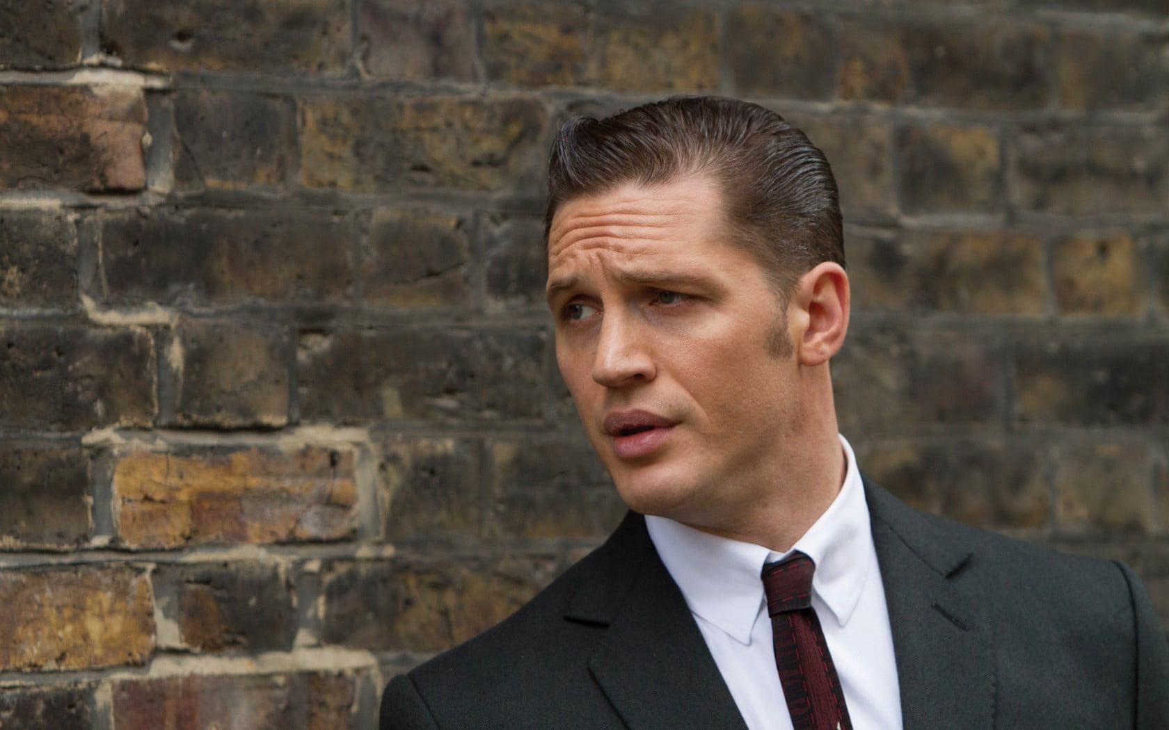 looking, caucasian Ethnicity, jacket, overworked, business, real People, only Men, adults Only, color Image, people, tie, formalwear, adult, tom hardy, HD Wallpaper