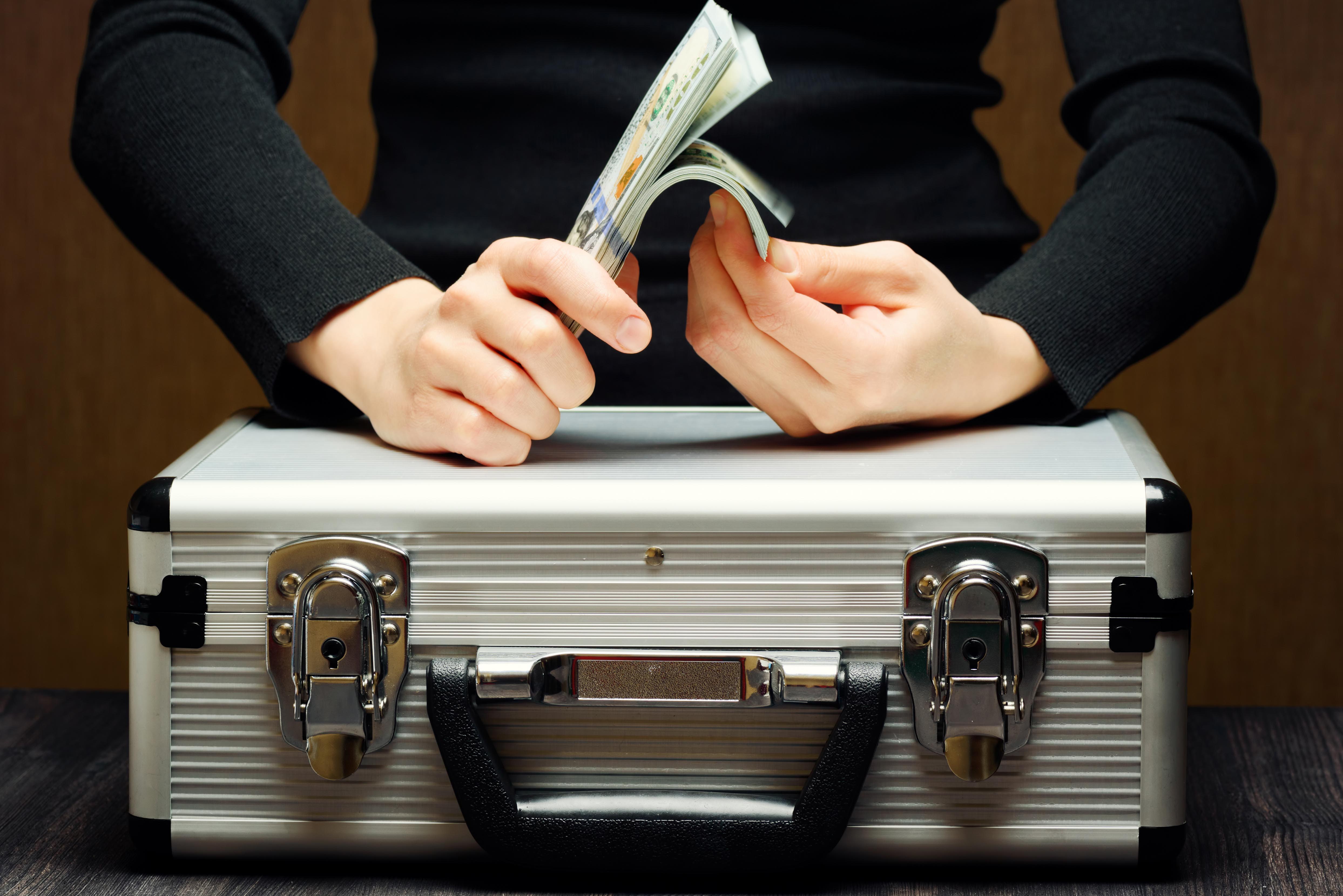 hands, money, 4K, aluminum, man, briefcase for money, HD Wallpaper