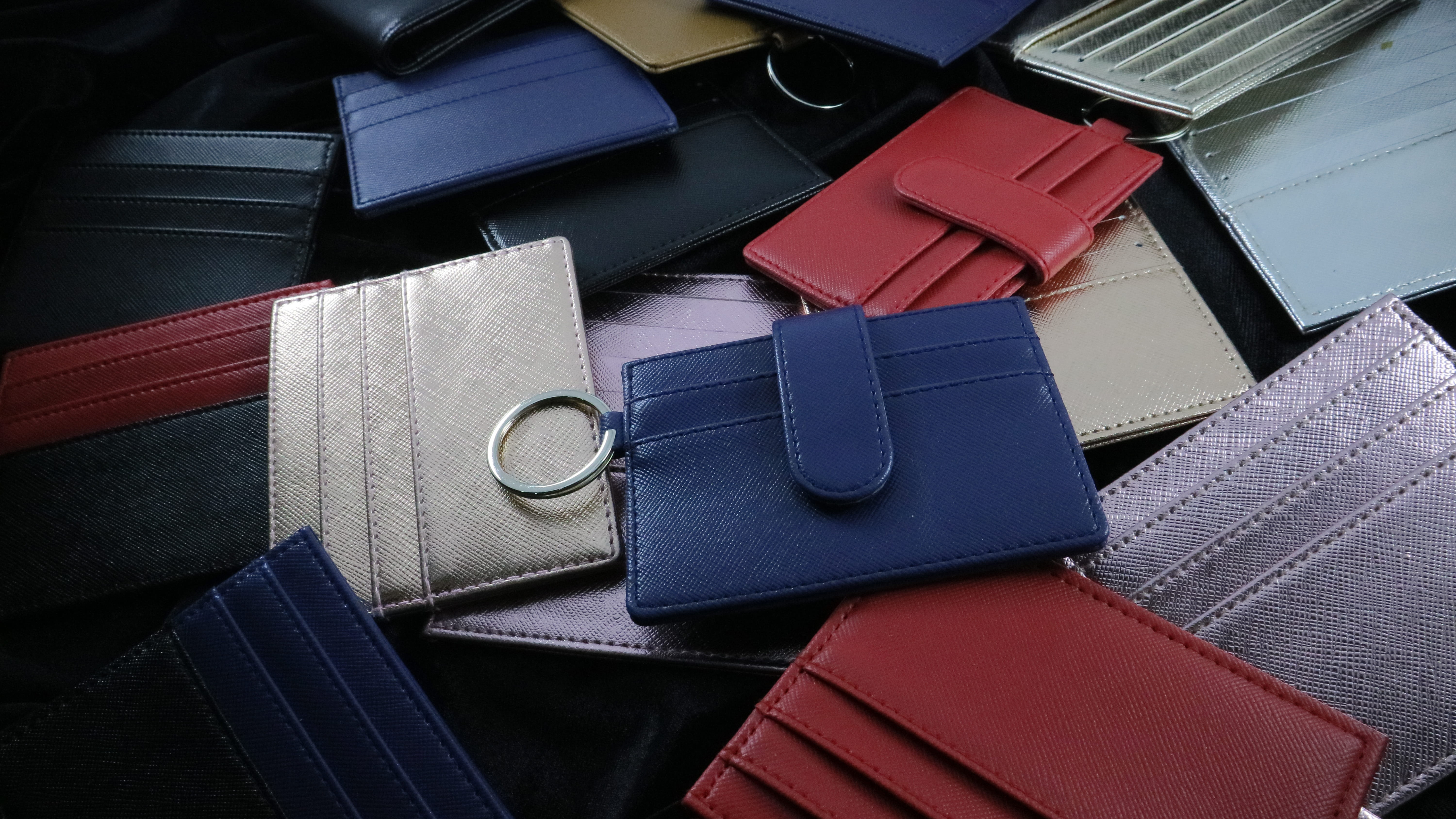 bag, card holder, suitcase, wallet, clothing, leather, no people, fashion, briefcase, personal accessory, red, purse, 5K, belt, indoors, cardholder, blue, HD Wallpaper
