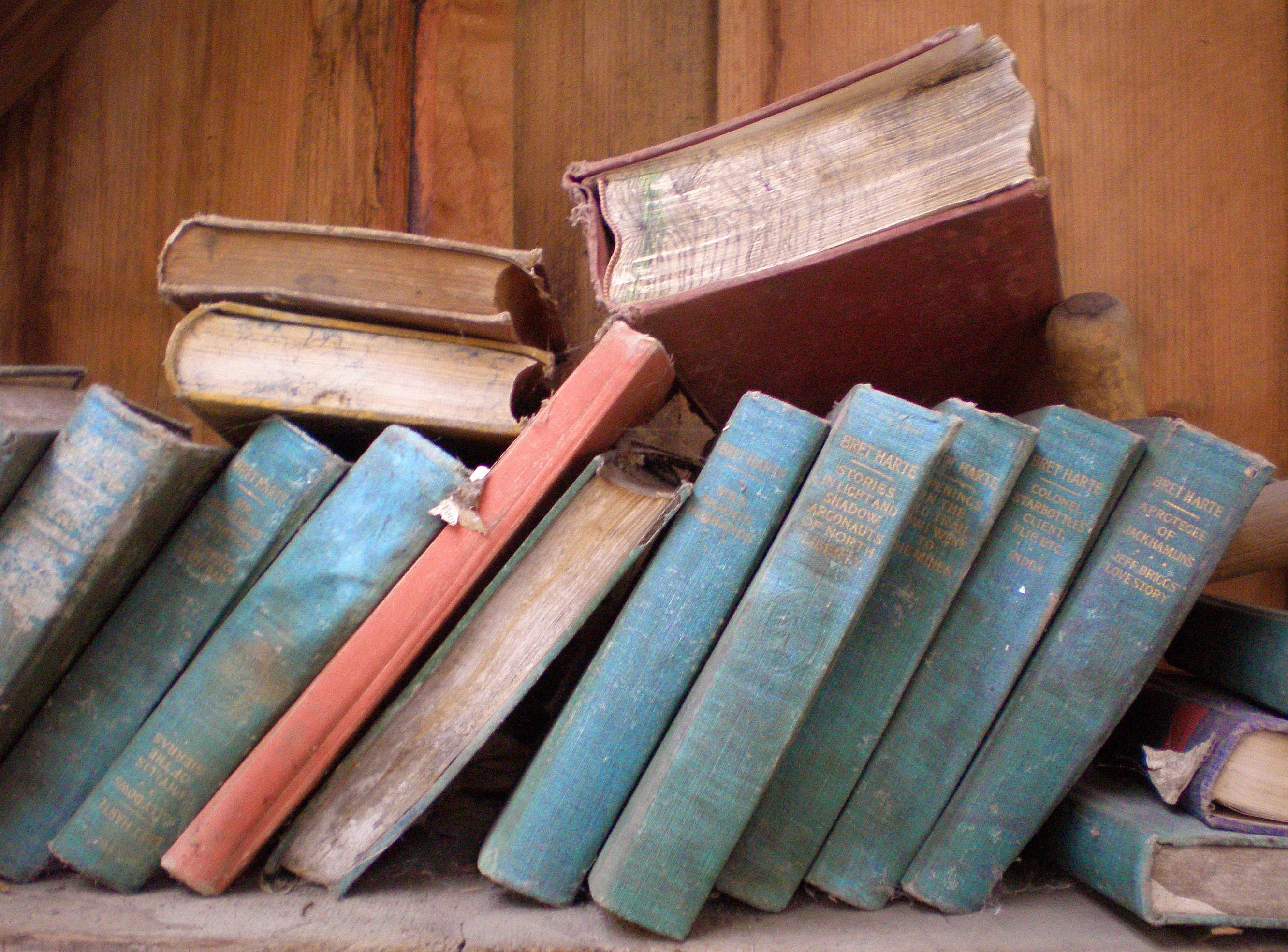 publication, wooden, read, high angle view, medium group of objects, dusty, stack, table, abandoned, literature, old, collection, obsolete, vintage, ancient, HD Wallpaper