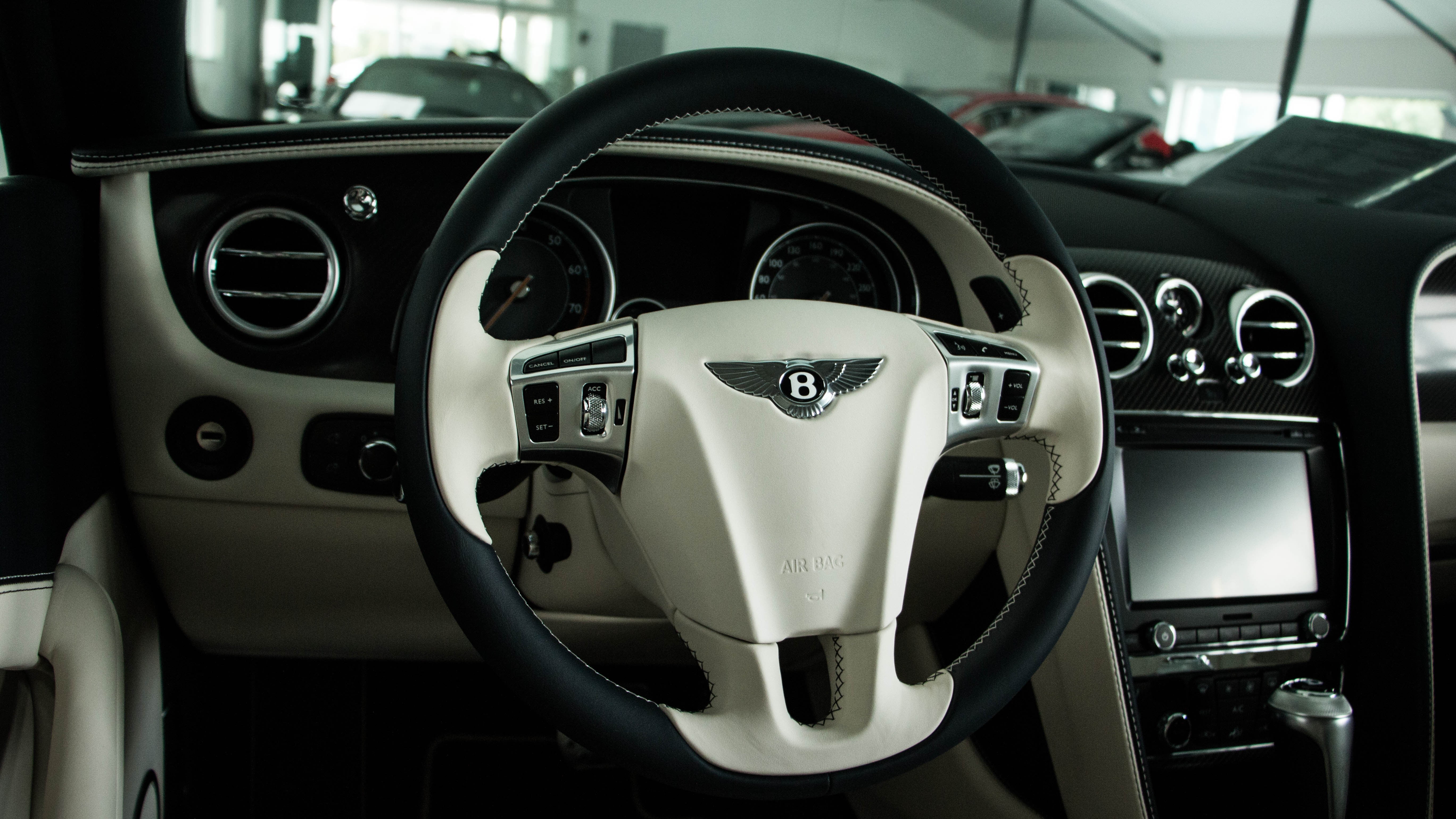 5K, focus on foreground, dashboard, wealth, design, luxury, car interior, steering wheel, Bentley, transportation, steering, control panel, gearshift, HD Wallpaper